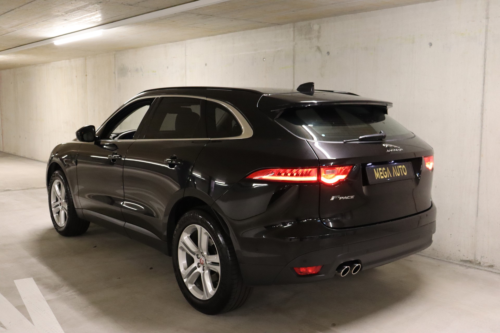 JAGUAR F-Pace 2.0d Prestige AWD Automatik **GARANTIE**-image-6