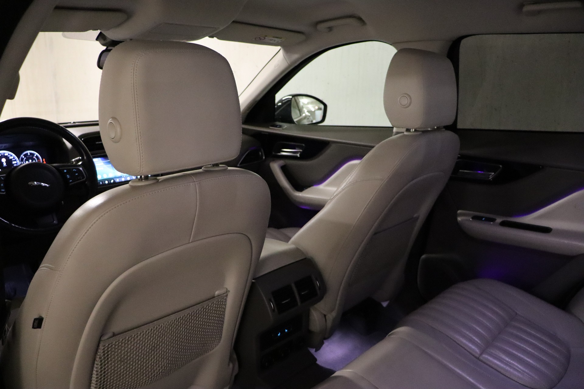 JAGUAR F-Pace 2.0d Prestige AWD Automatik **GARANTIE**-image-12