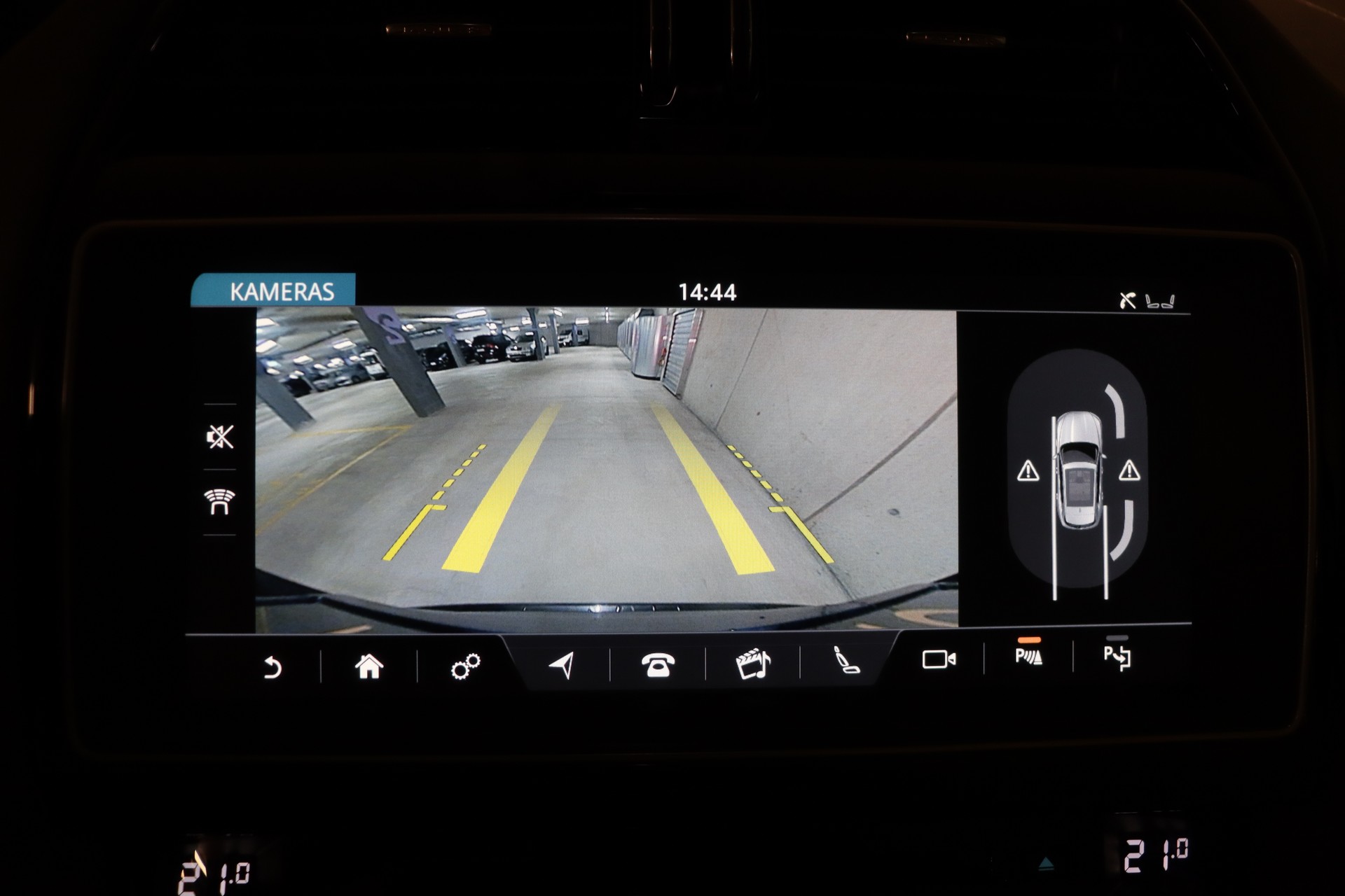JAGUAR F-Pace 2.0d Prestige AWD Automatik **GARANTIE**-image-27