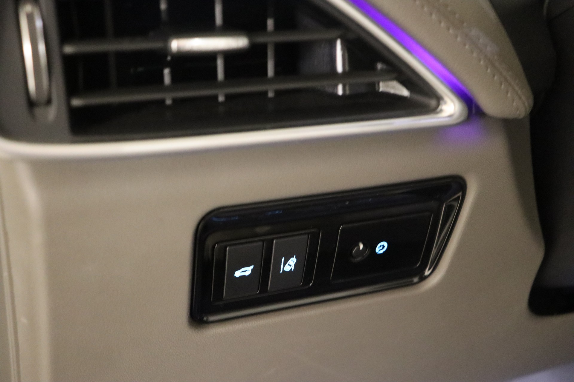 JAGUAR F-Pace 2.0d Prestige AWD Automatik **GARANTIE**-image-18