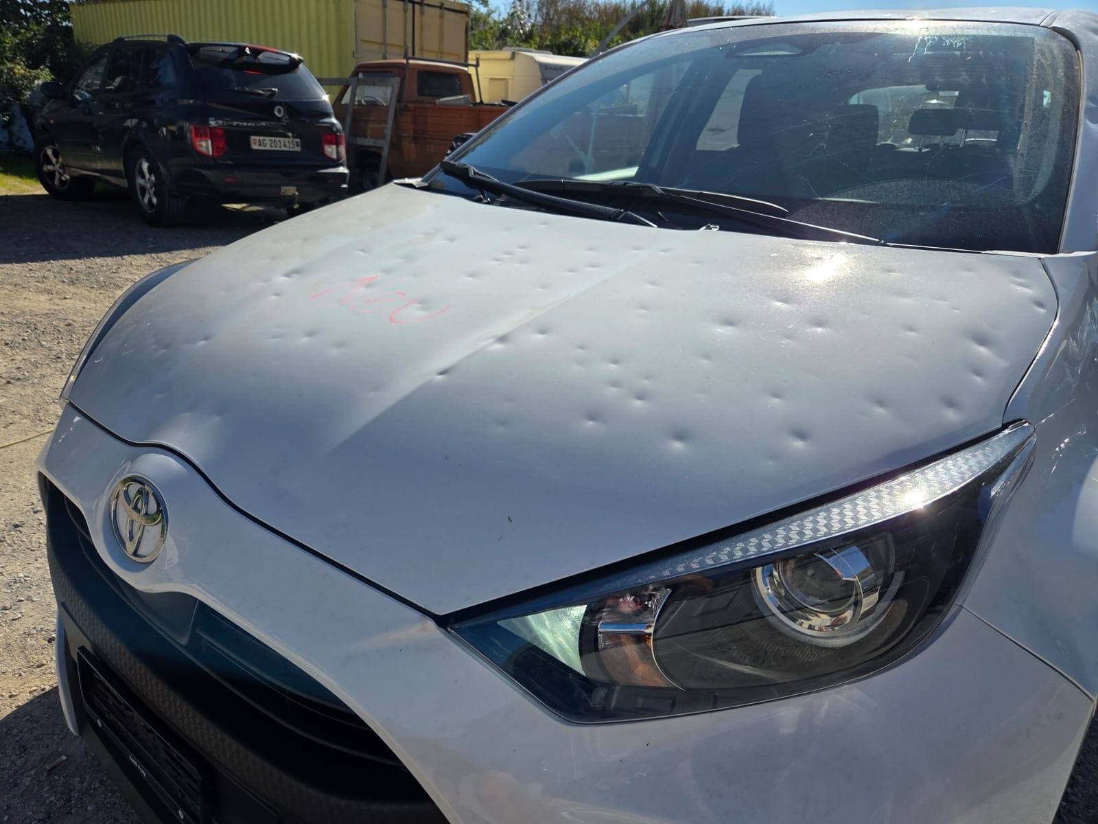 TOYOTA Yaris 1.5 Comfort e-CVT-image-1