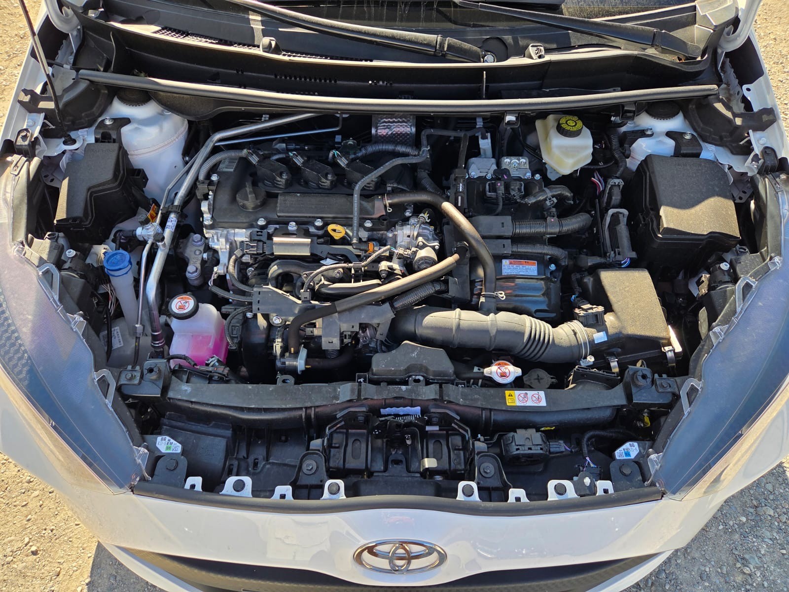 TOYOTA Yaris 1.5 Comfort e-CVT-image-11