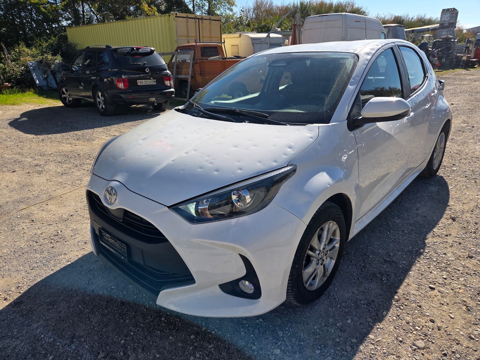 TOYOTA Yaris 1.5 Comfort e-CVT-image-0