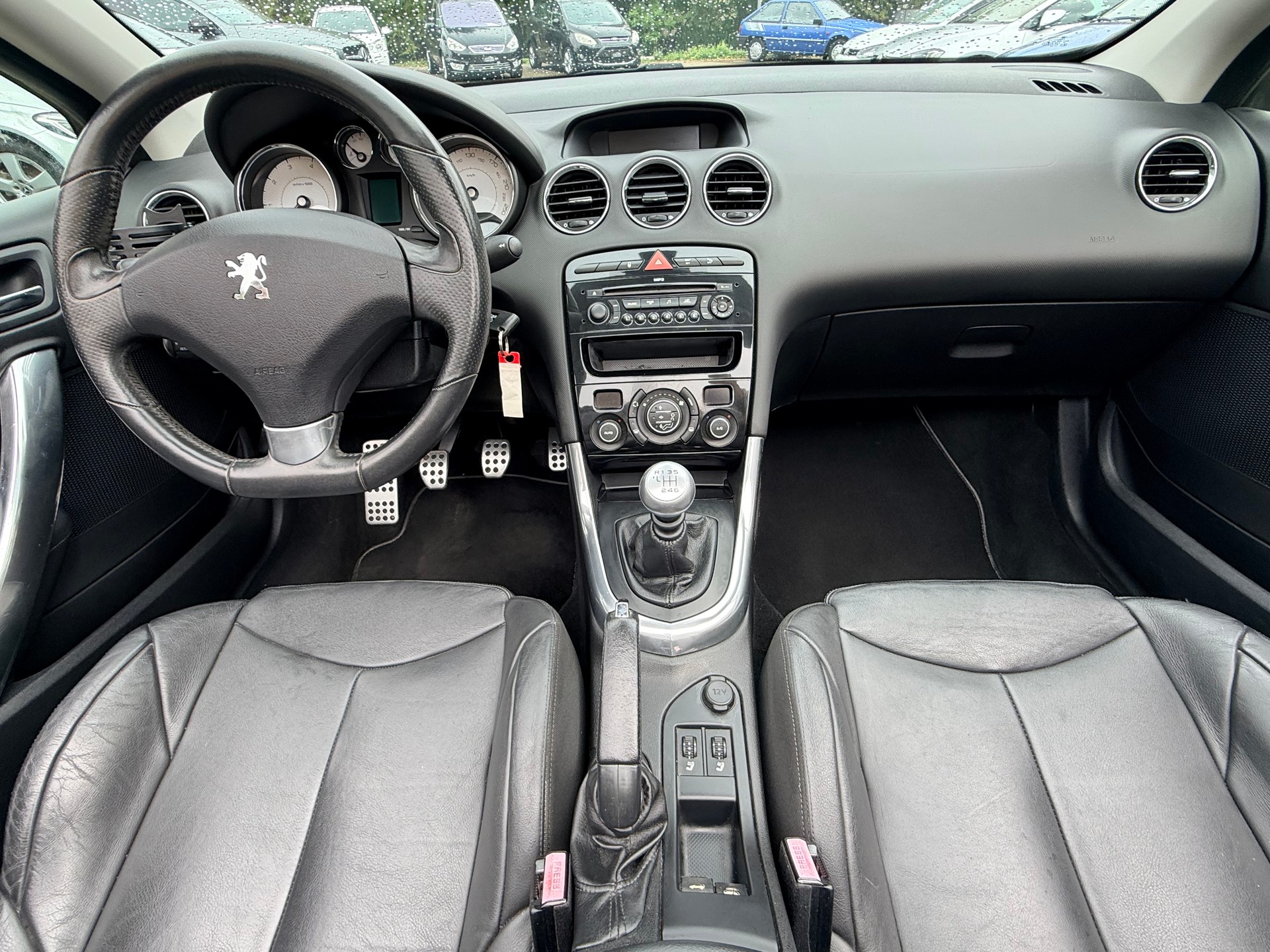 PEUGEOT 308 CC 1.6 16V Turbo Sport Pack-image-17