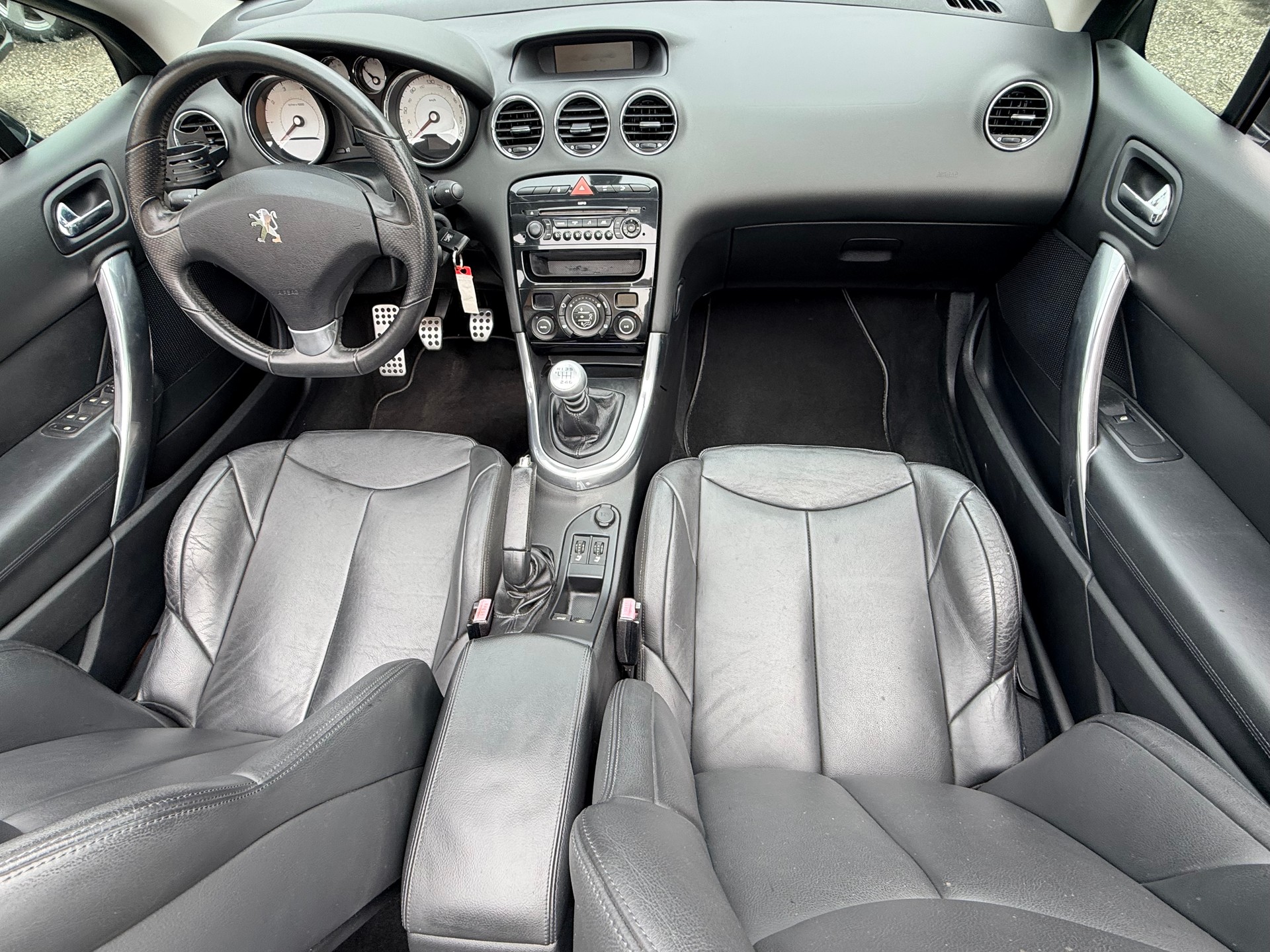 PEUGEOT 308 CC 1.6 16V Turbo Sport Pack-image-24