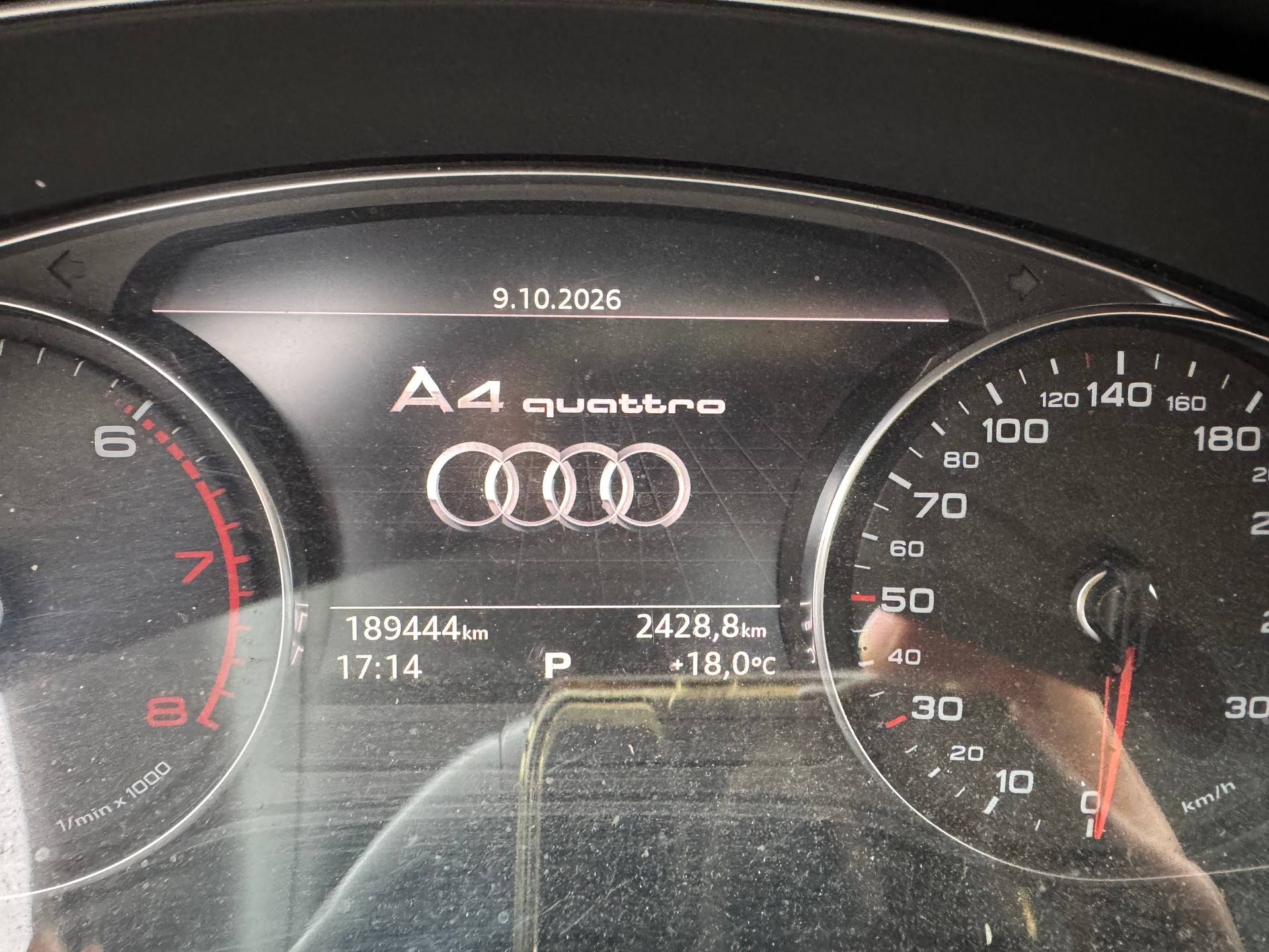 AUDI A4 Avant 2.0 TFSI Design quattro S-tronic-image-12