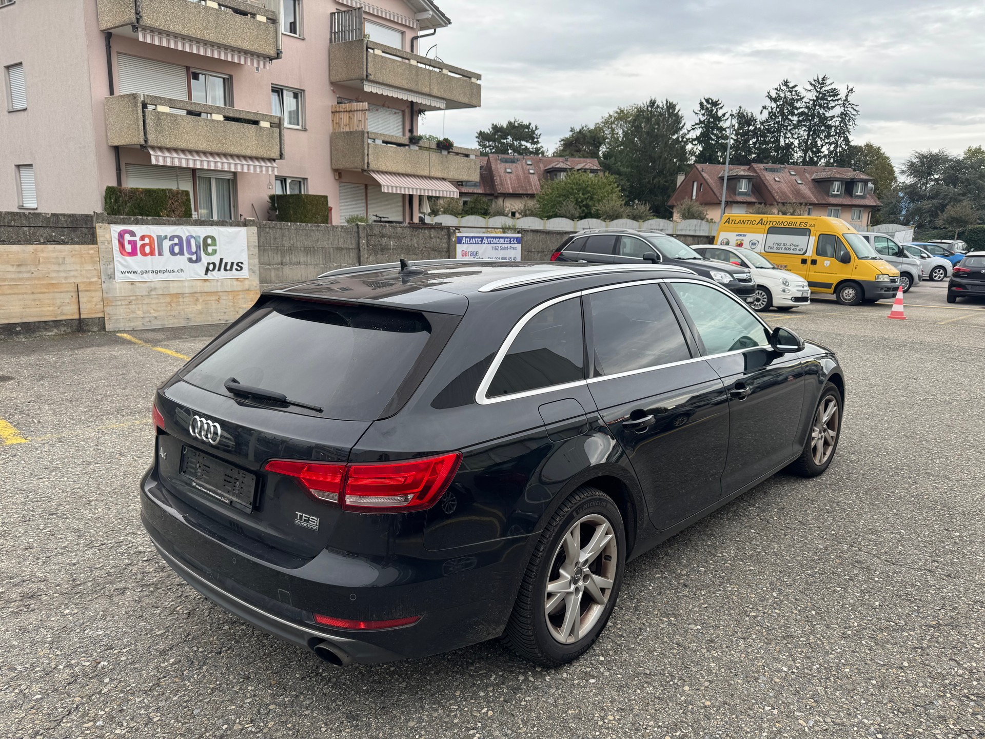 AUDI A4 Avant 2.0 TFSI Design quattro S-tronic-image-4