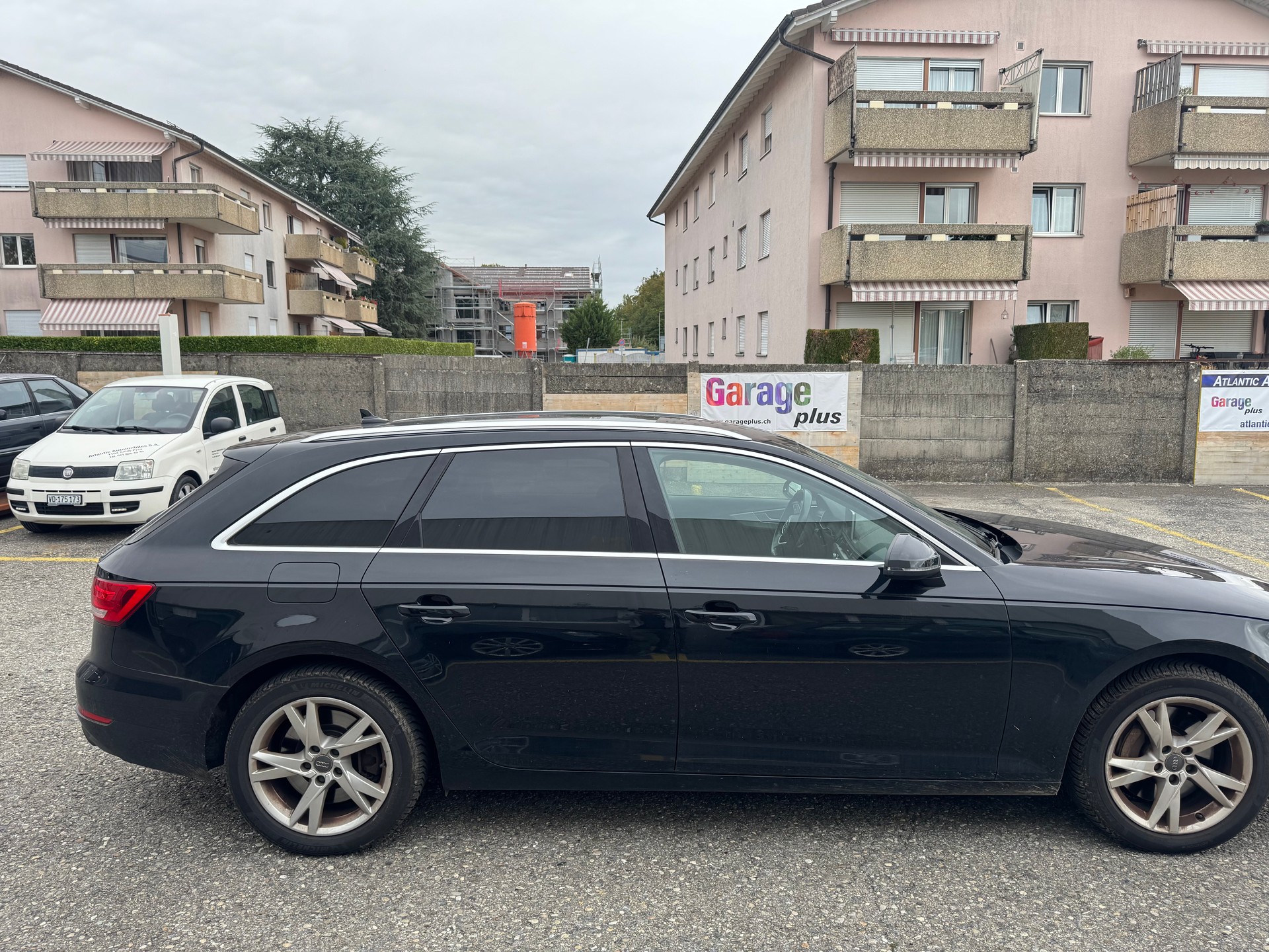 AUDI A4 Avant 2.0 TFSI Design quattro S-tronic-image-3