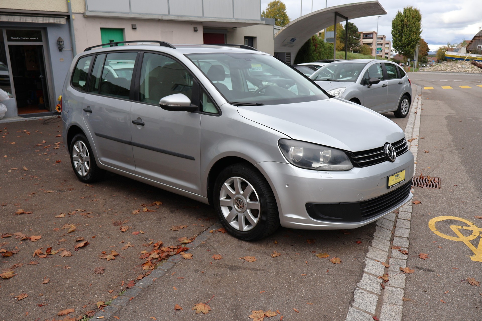 VW Touran 1.6 TDI BlueMotion Technology Trendline-image-1