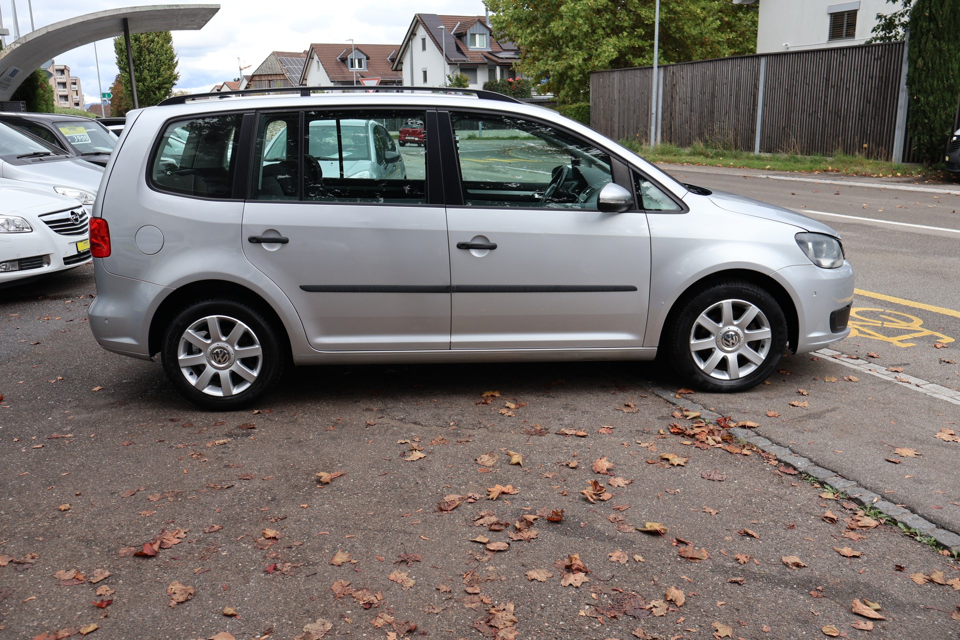 VW Touran 1.6 TDI BlueMotion Technology Trendline-image-3