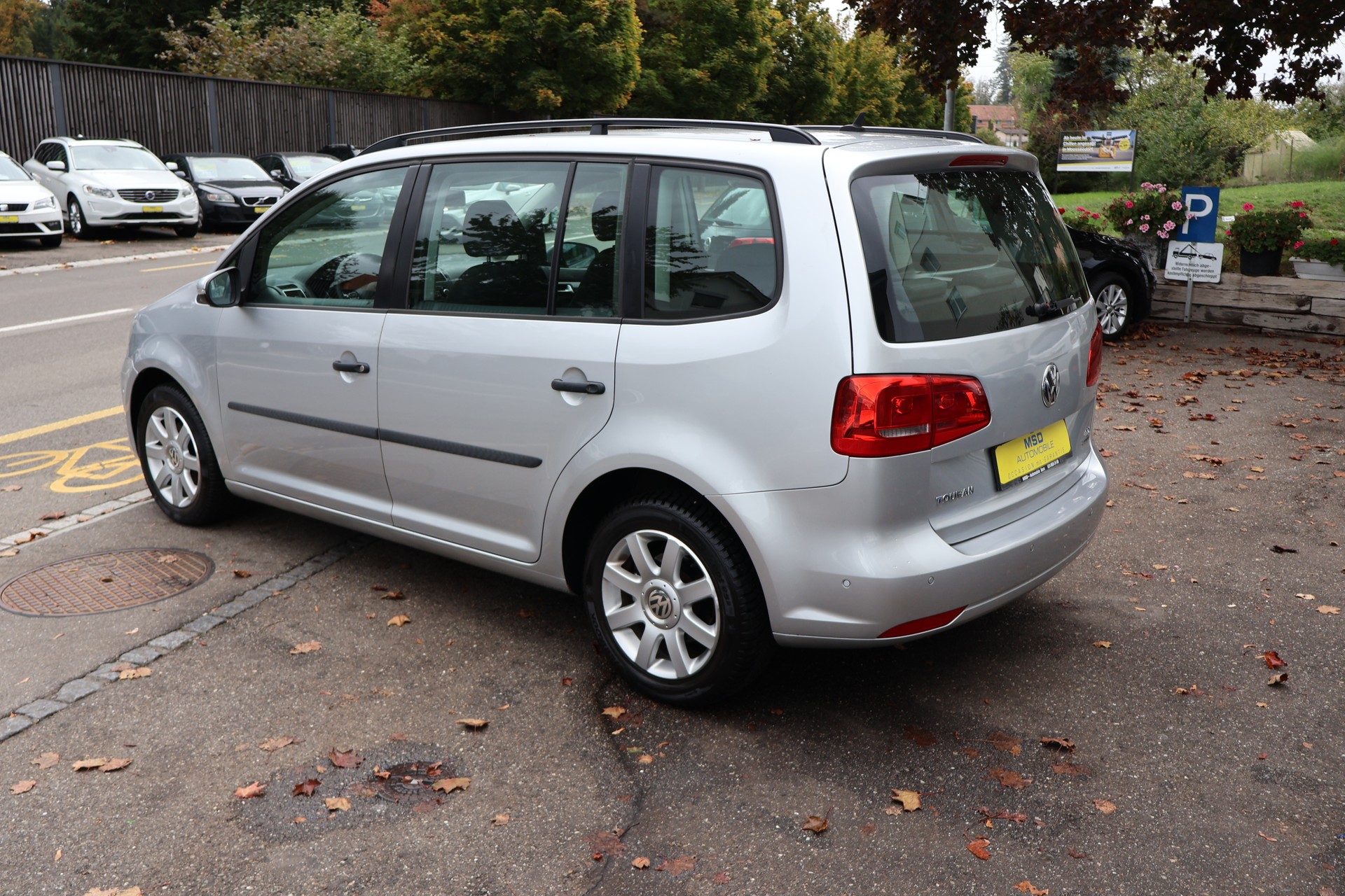 VW Touran 1.6 TDI BlueMotion Technology Trendline-image-6