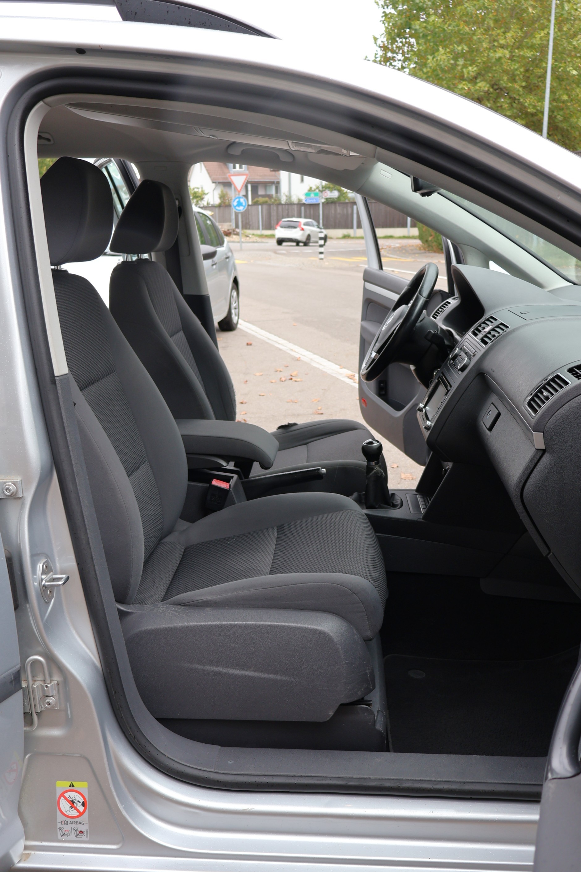 VW Touran 1.6 TDI BlueMotion Technology Trendline-image-11