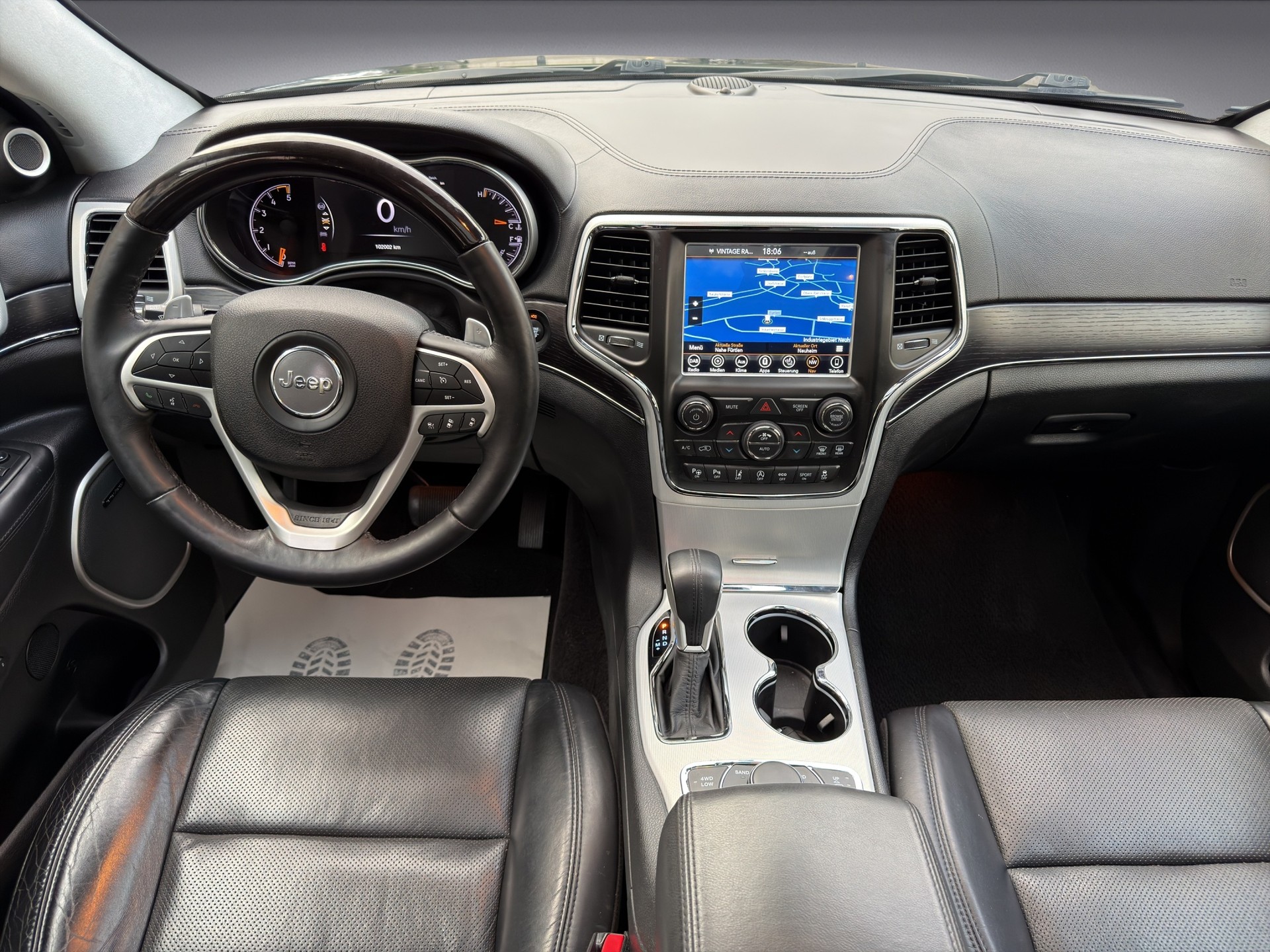 JEEP Grand Cherokee 3.0 CRD Summit Automatic-image-9