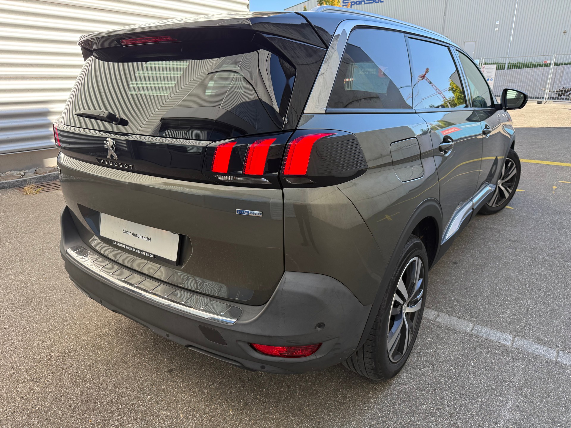 PEUGEOT 5008 1.2 Pure Tech Active-image-4