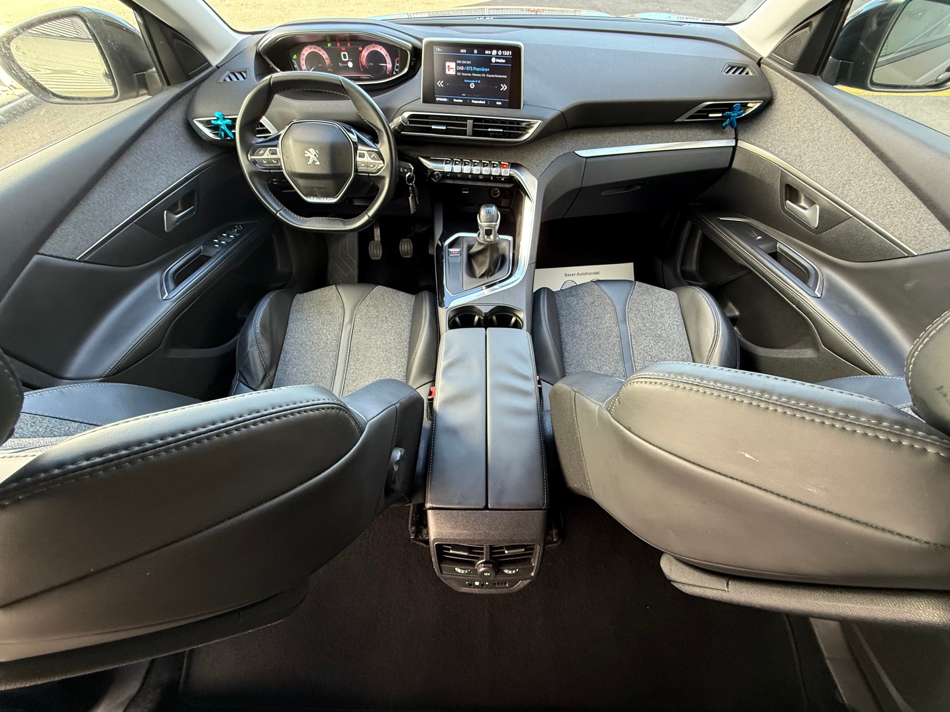PEUGEOT 5008 1.2 Pure Tech Active-image-5