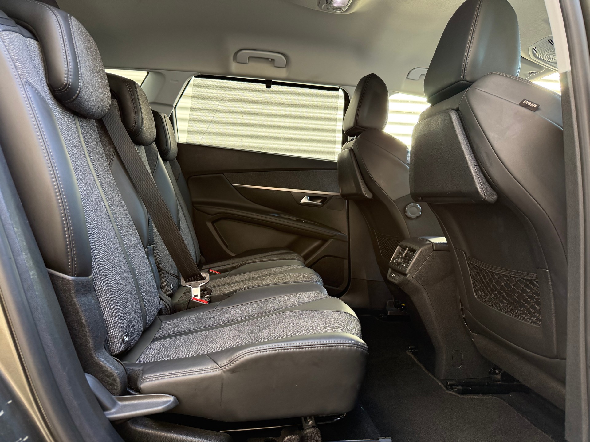 PEUGEOT 5008 1.2 Pure Tech Active-image-11