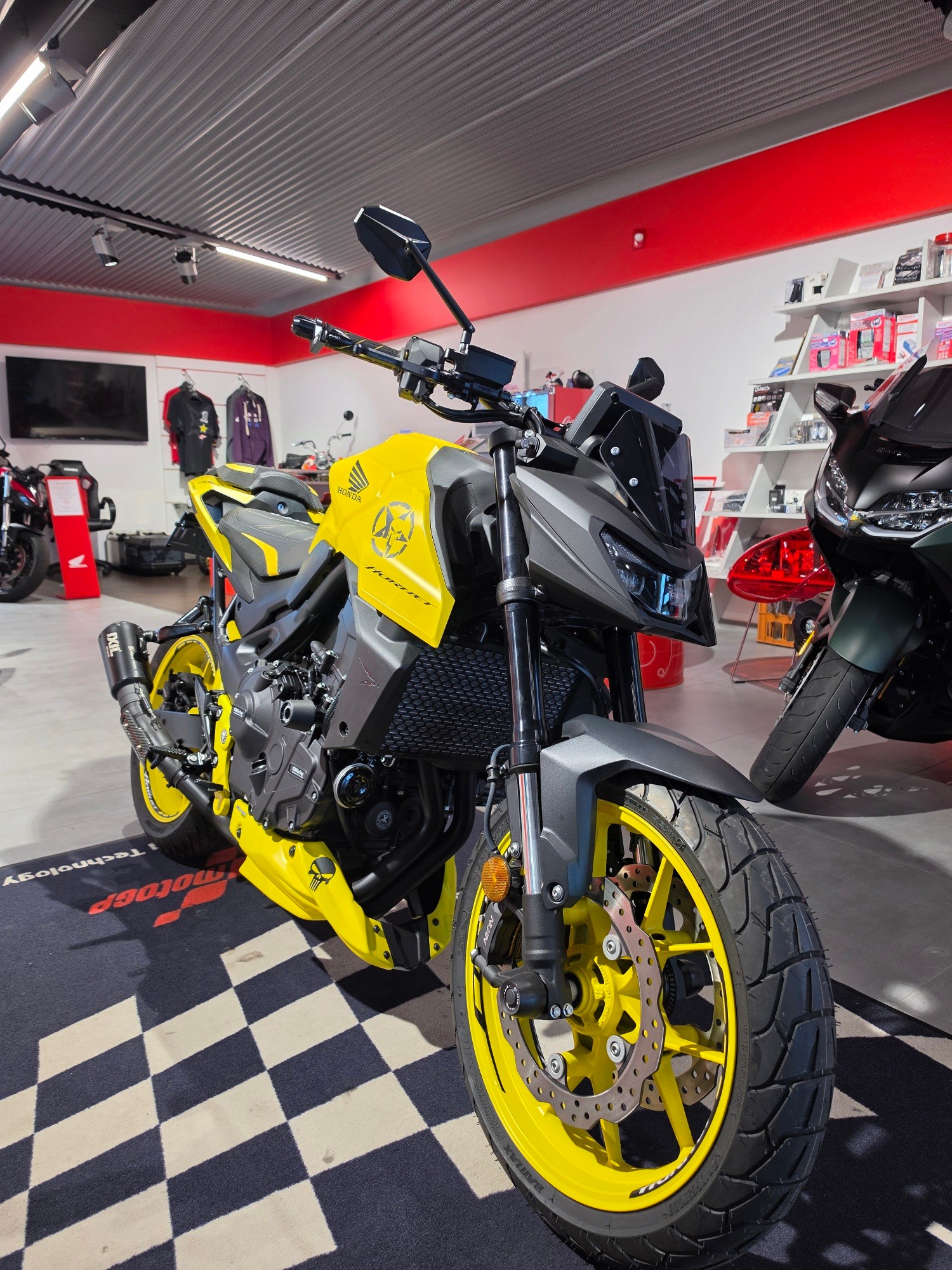 HONDA CB 750 Hornet-showroom-element-2