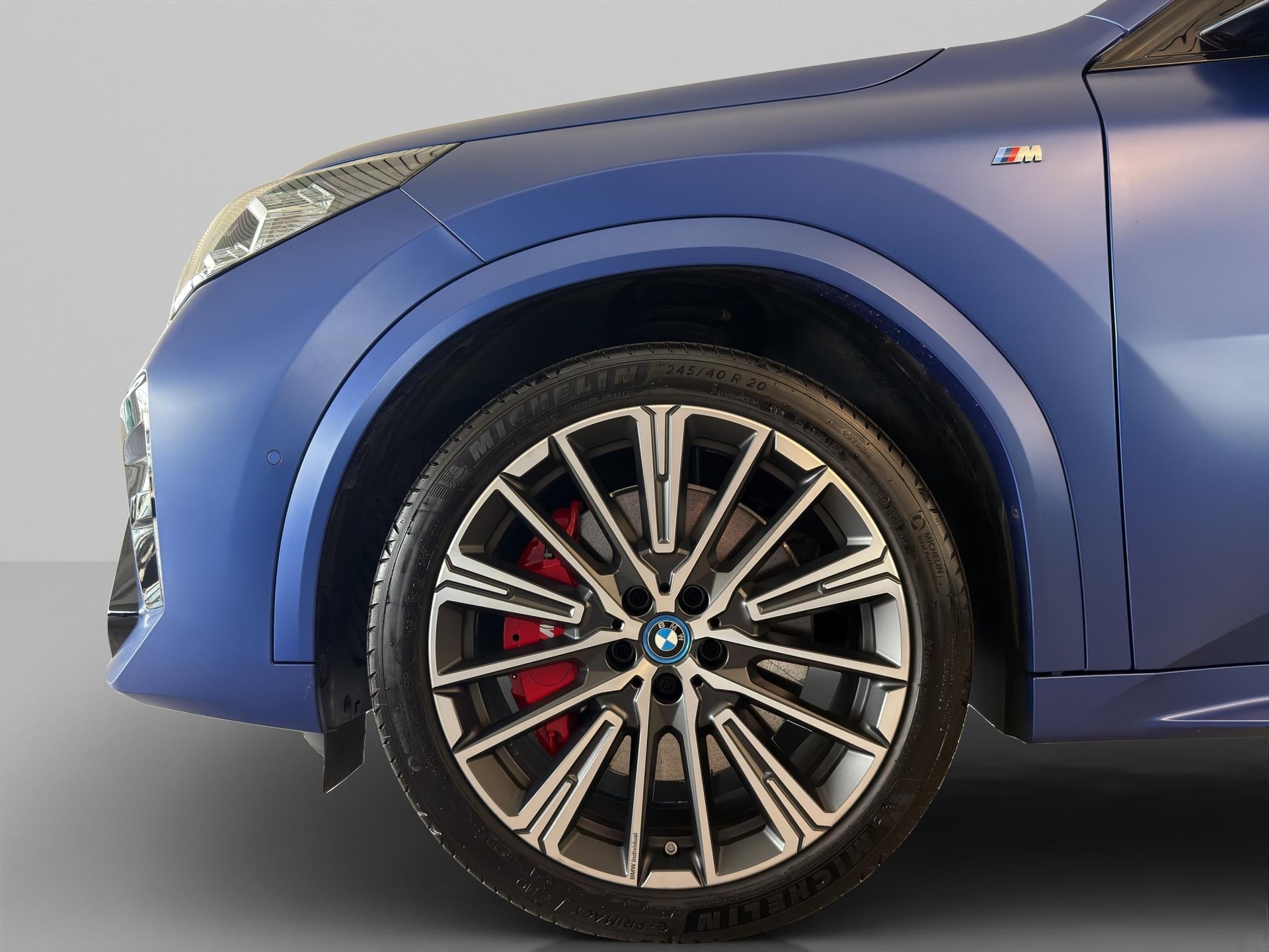 BMW iX2 xDrive30-image-8