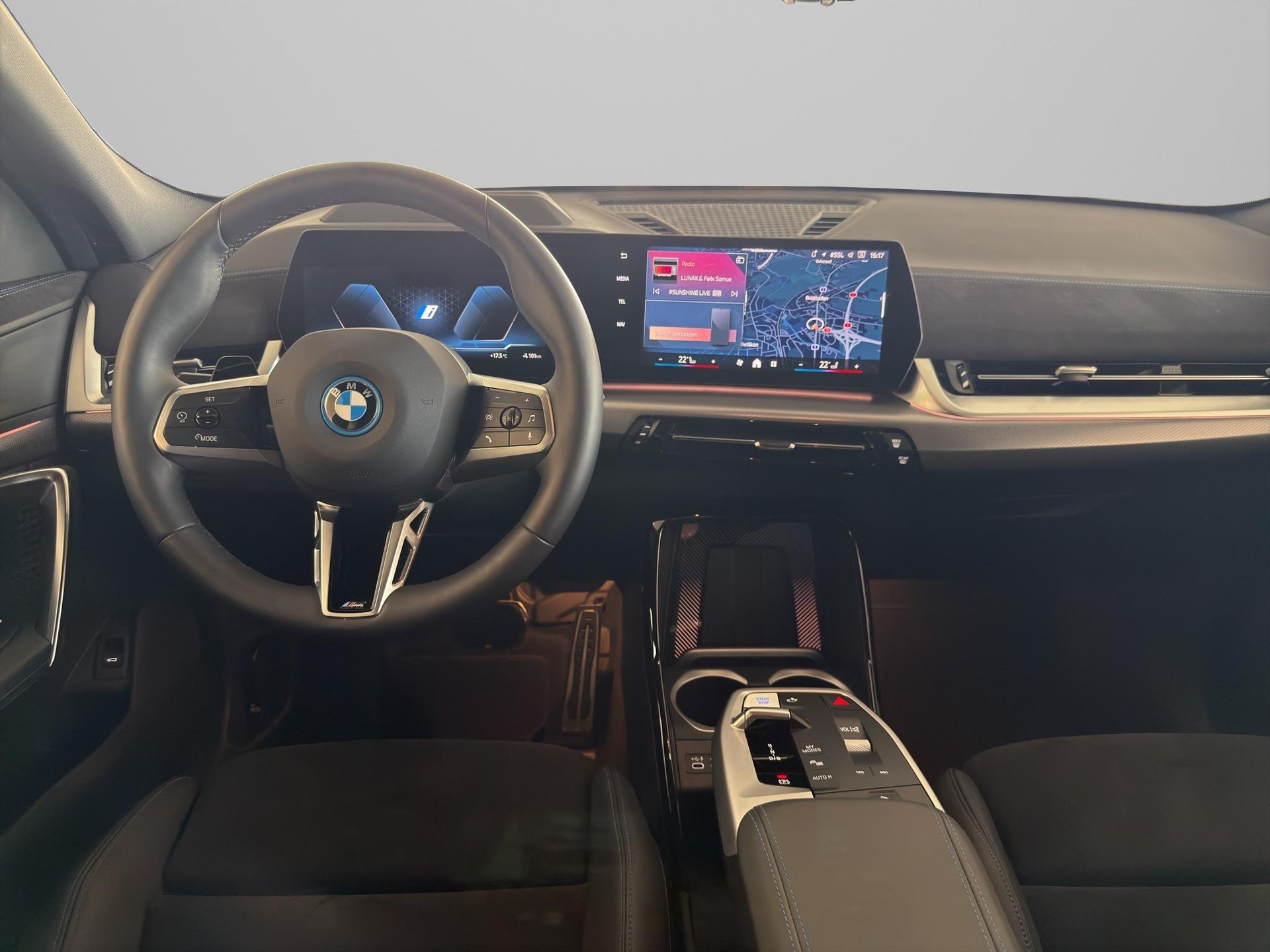 BMW iX2 xDrive30-image-12