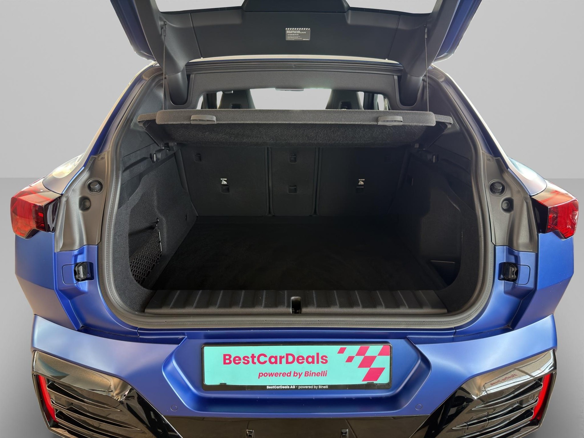 BMW iX2 xDrive30-image-9