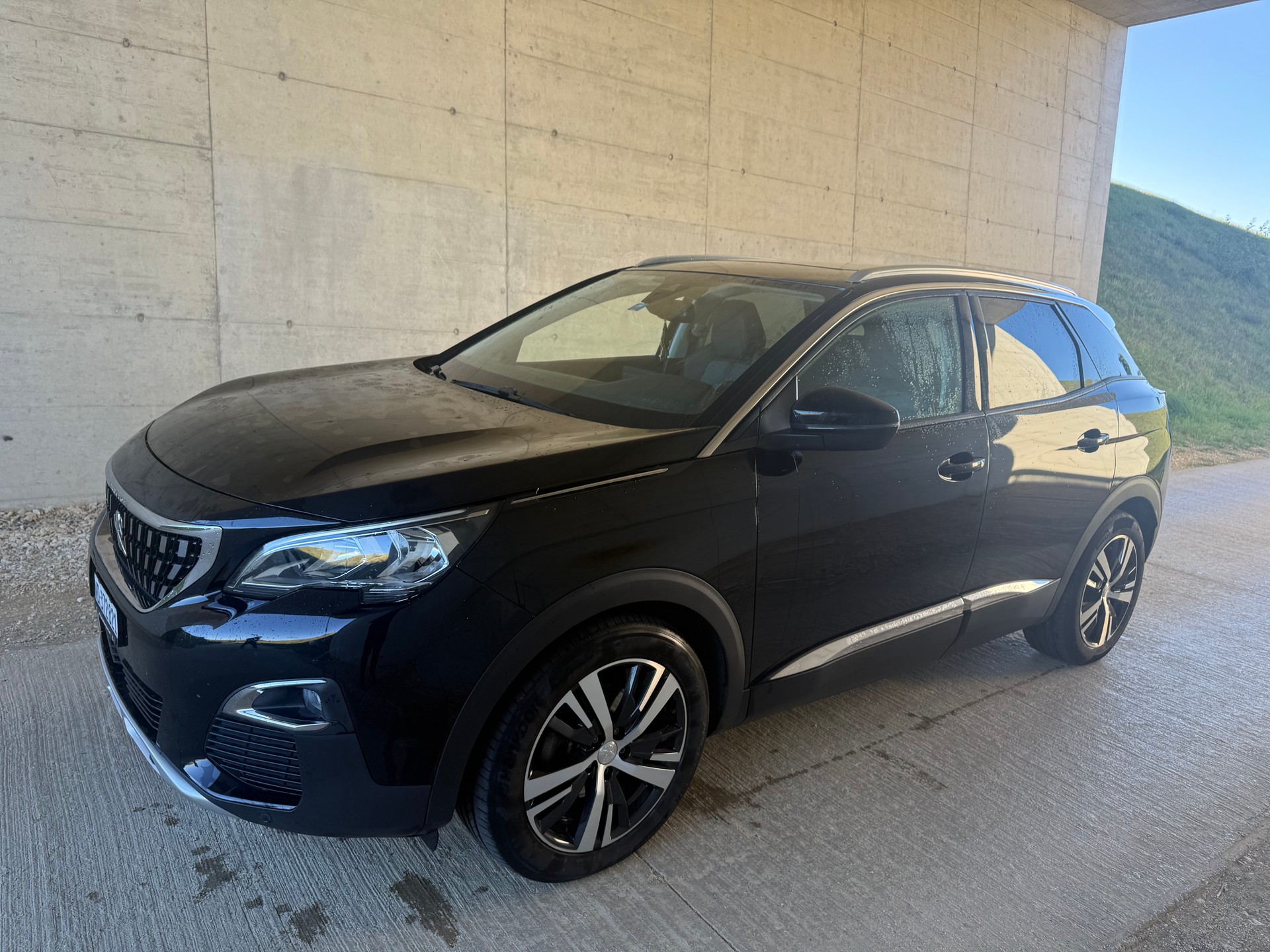PEUGEOT 3008 1.2 PureTech Active EAT-image-1