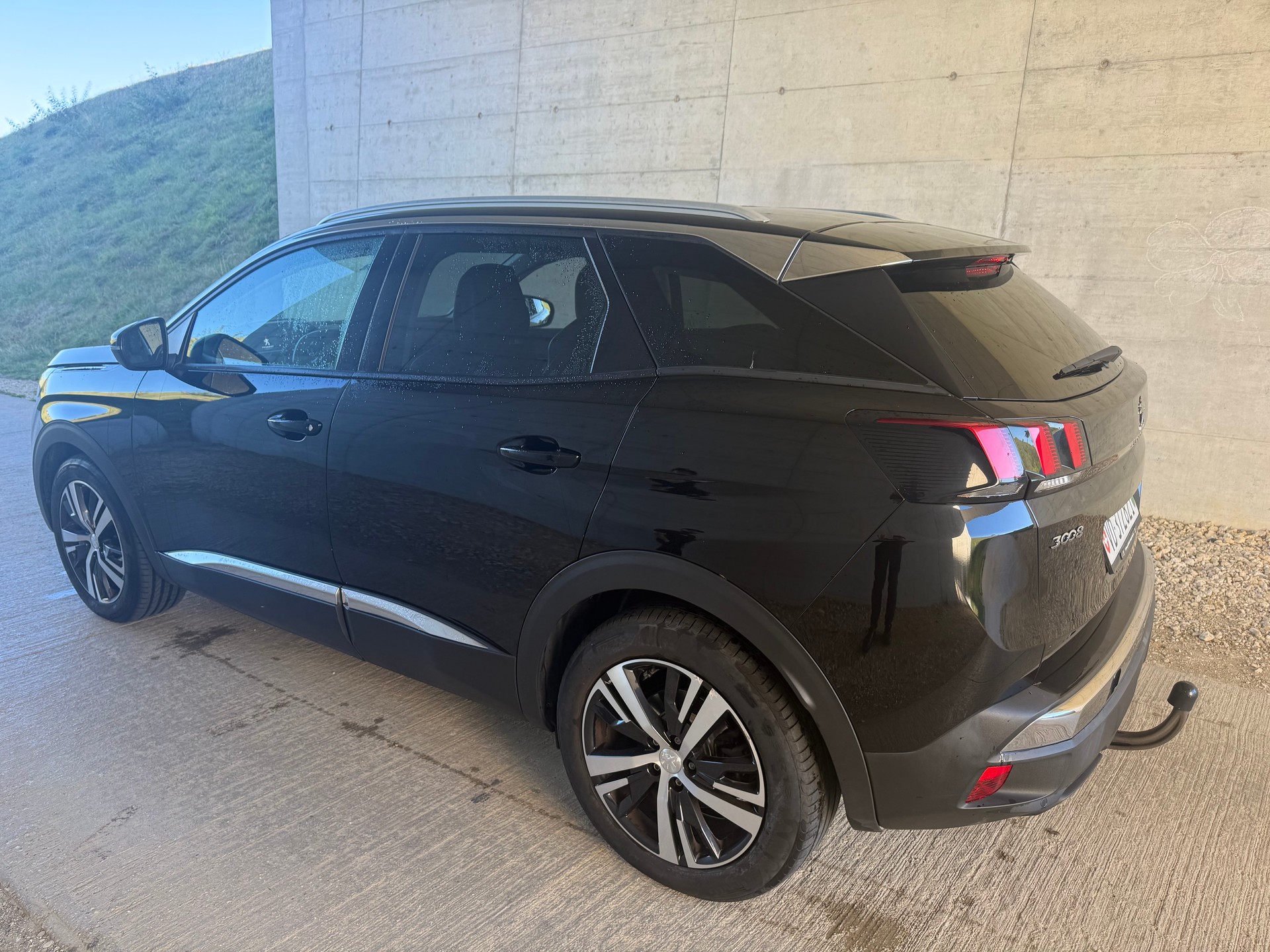 PEUGEOT 3008 1.2 PureTech Active EAT-image-2