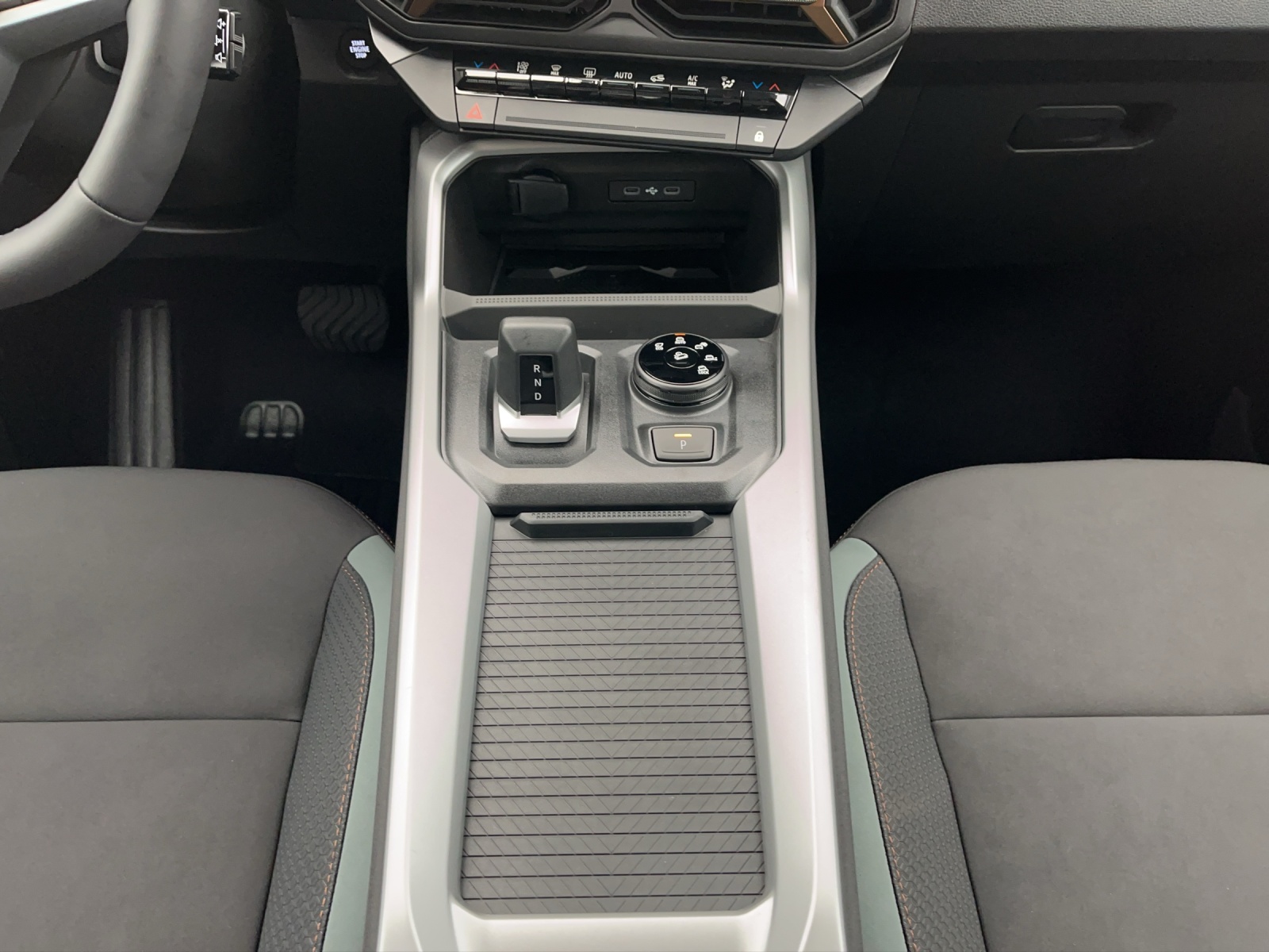 DACIA Bigster 1.2 Hybrid Extreme 4WD-image-12