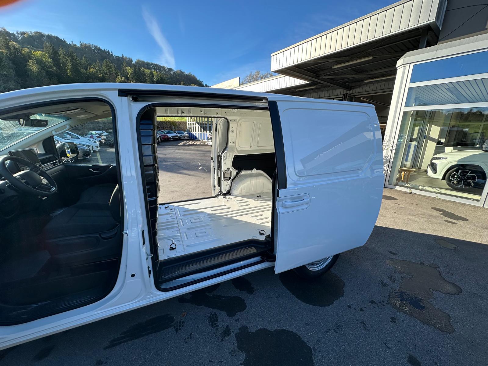 HYUNDAI Staria Cargo EV 84 kWh Amplia-image-4