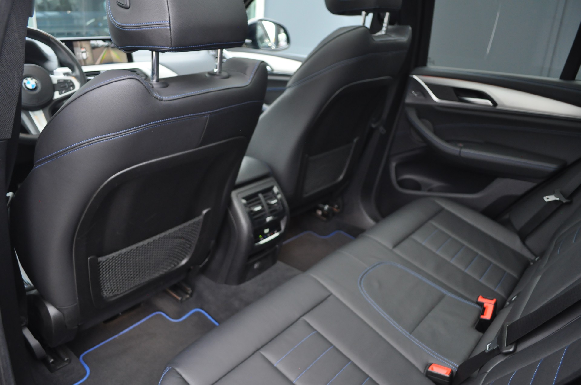 BMW X3 xDrive M40i-image-9