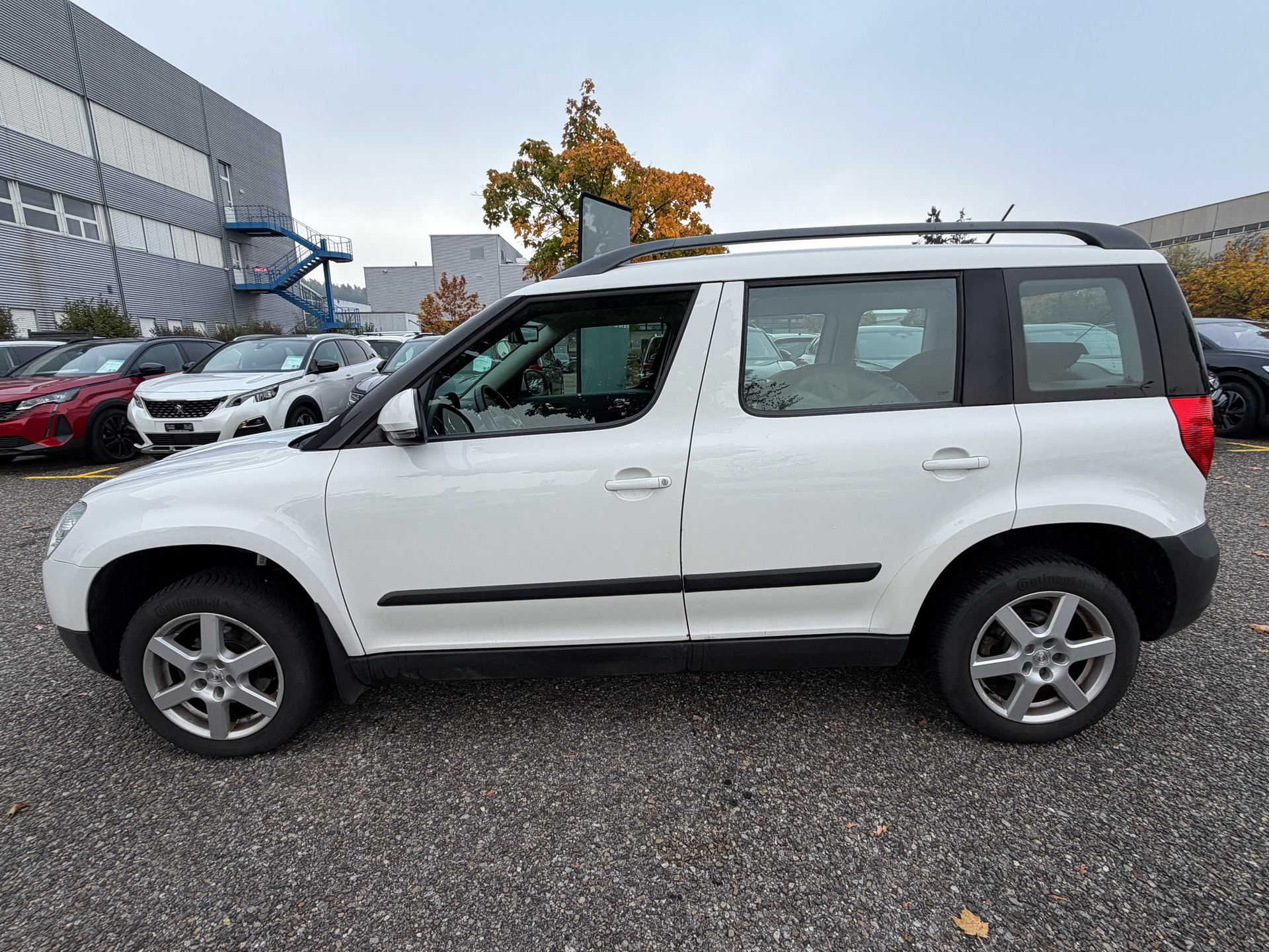 SKODA Yeti 1.6 TDI GL Ambition-image-7