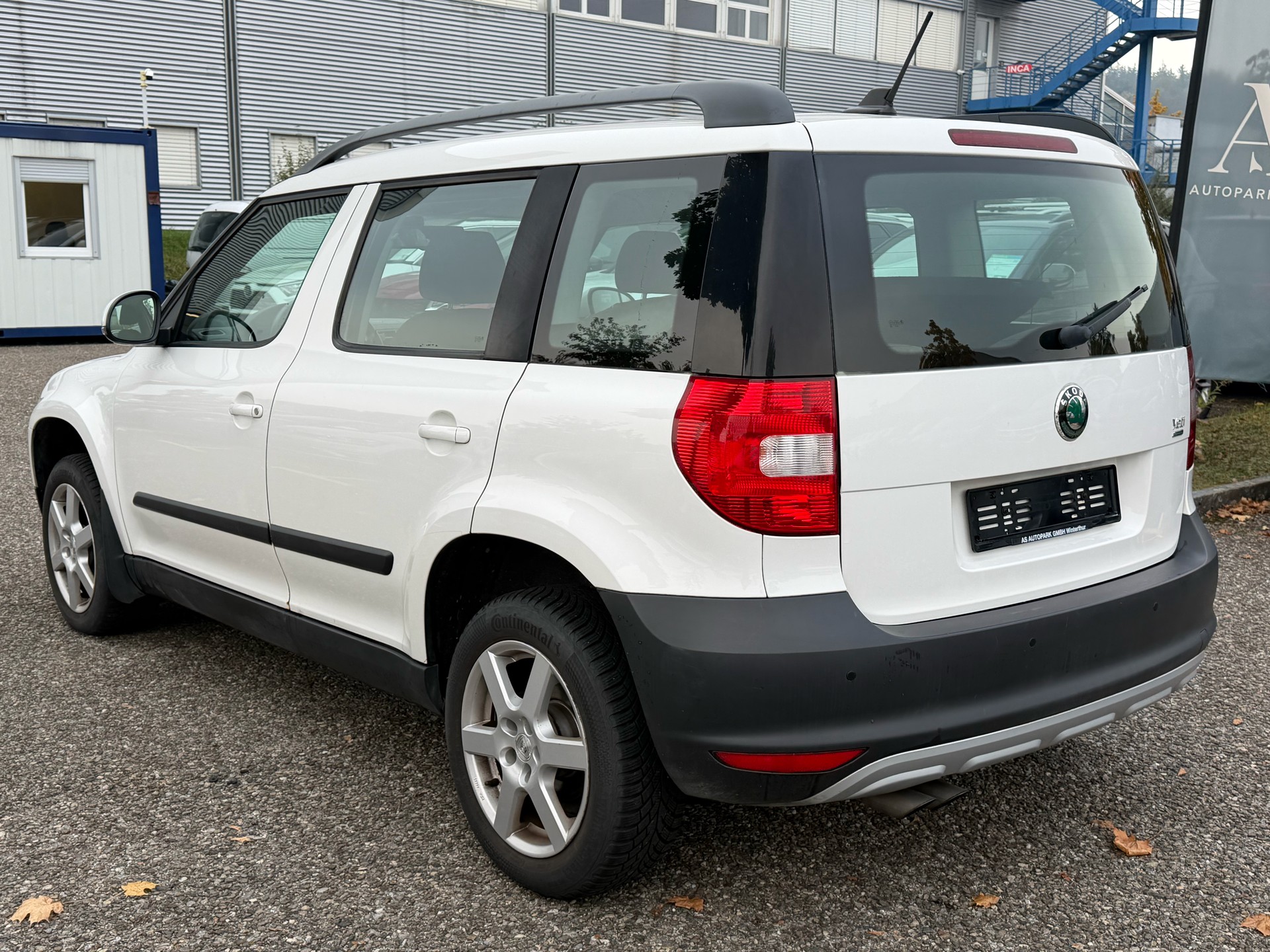 SKODA Yeti 1.6 TDI GL Ambition-image-6