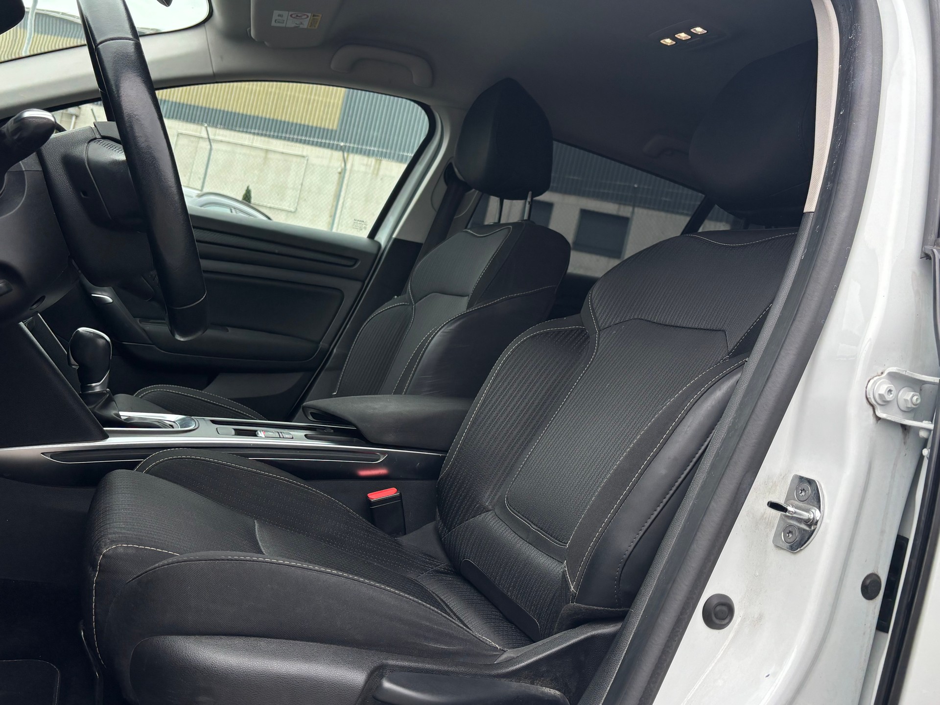 RENAULT Mégane Grandtour 1.5 dCi GT Line EDC-image-9