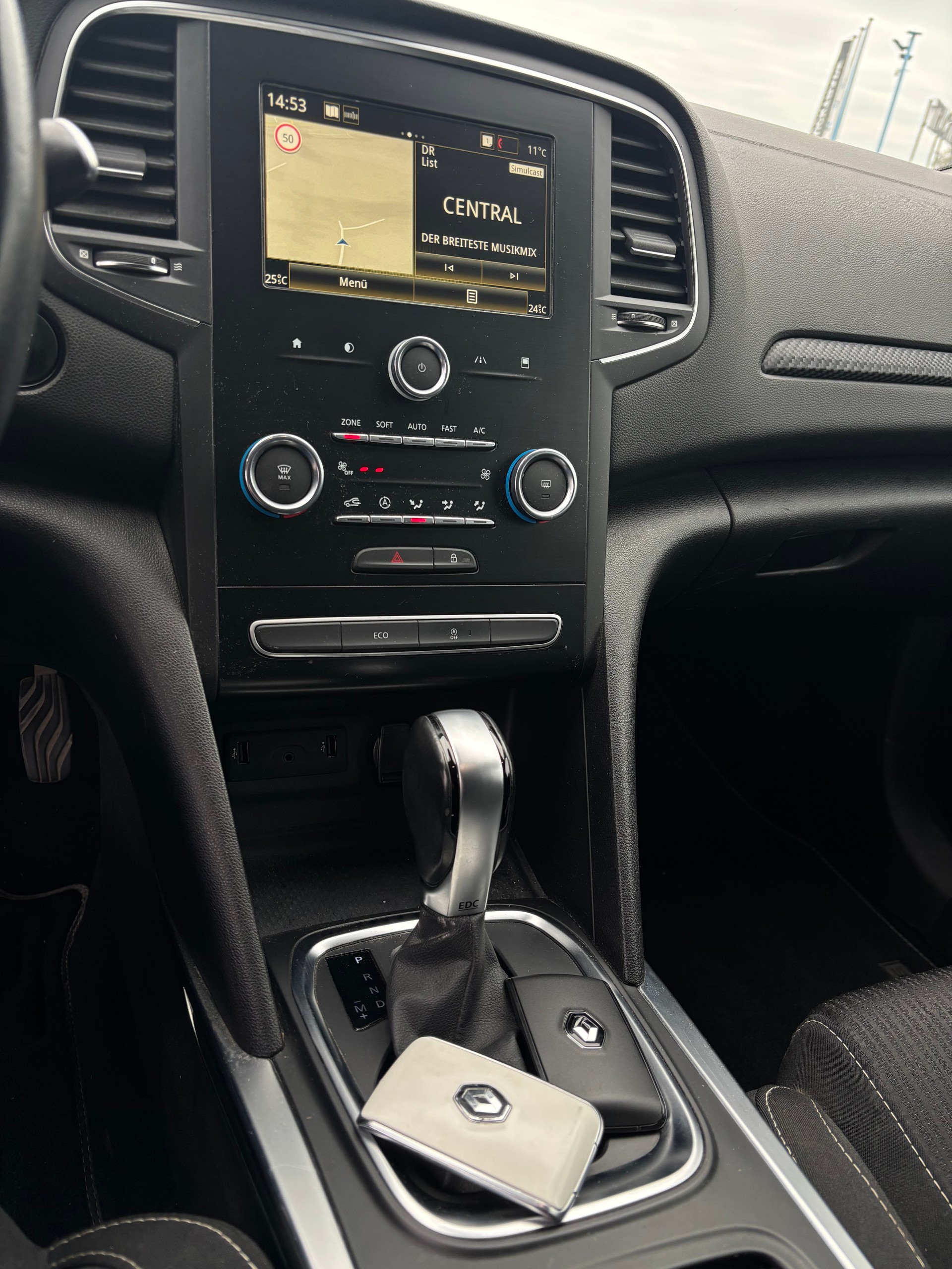 RENAULT Mégane Grandtour 1.5 dCi GT Line EDC-image-7