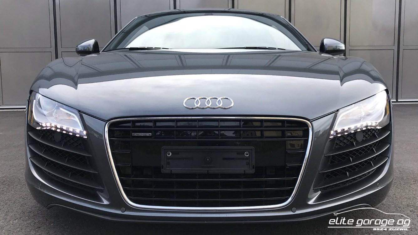 AUDI R8 Coupé 4.2-image-1
