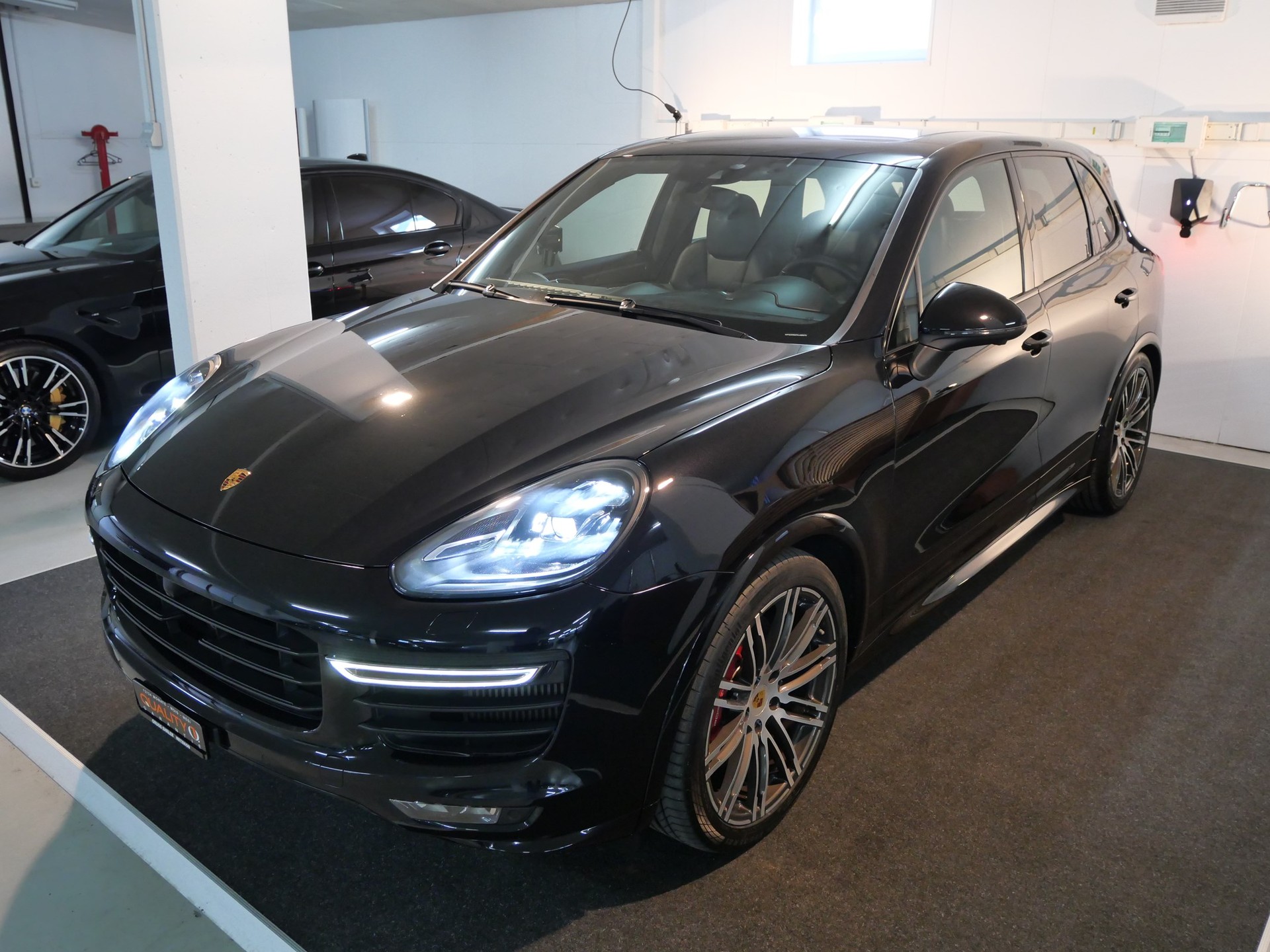 PORSCHE Cayenne GTS-image-1
