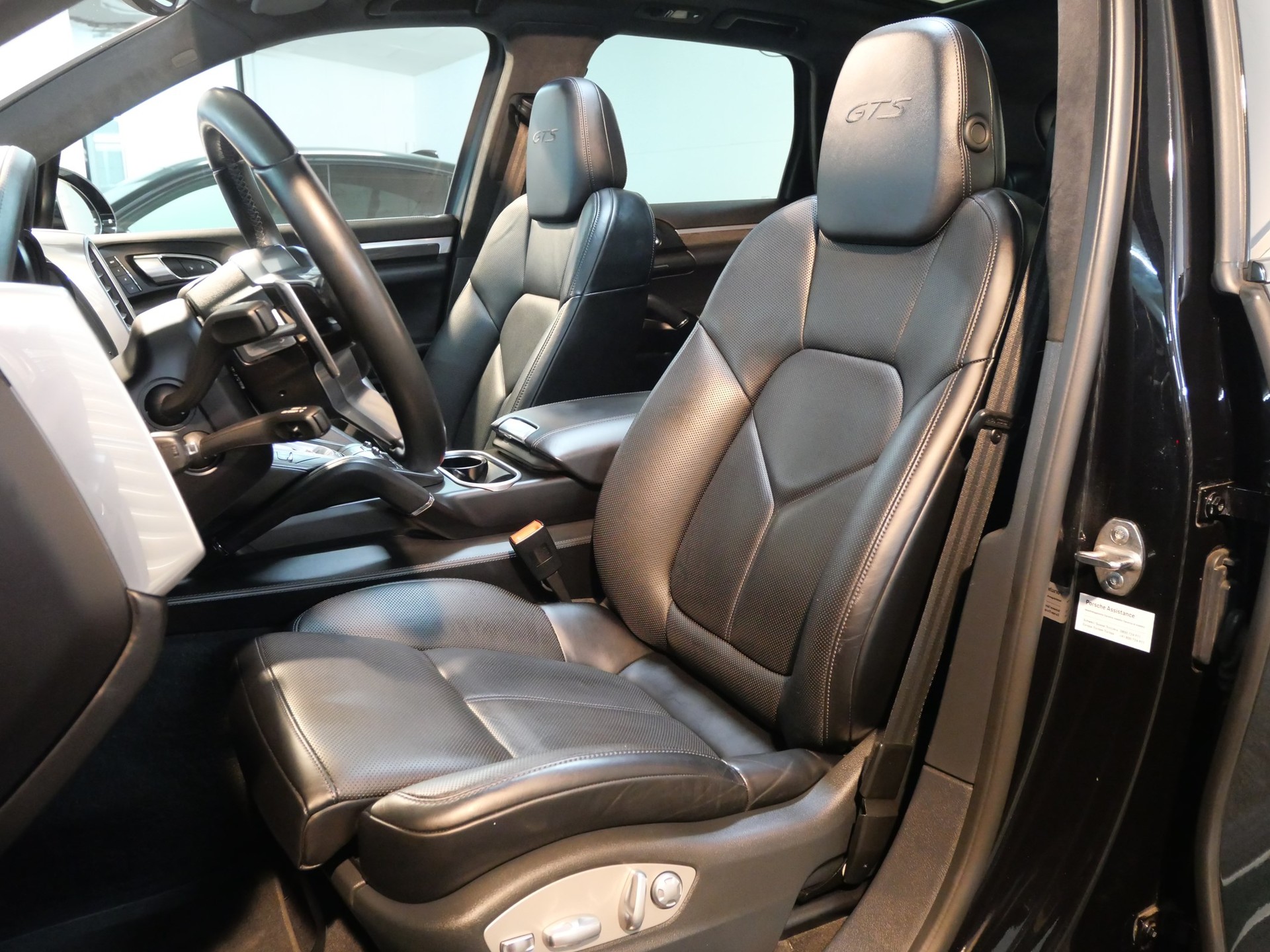PORSCHE Cayenne GTS-image-23