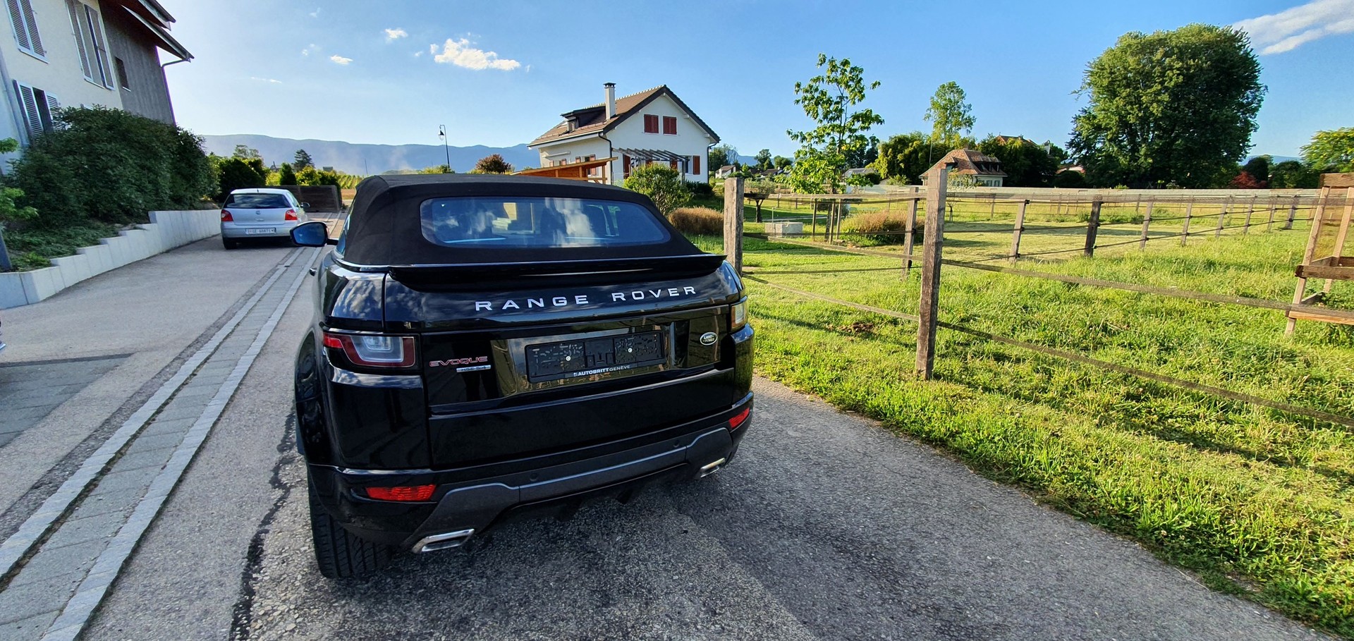 LAND ROVER Range Rover Evoque Convert. 2.0Si4 HSE Dynamic AT9-image-2