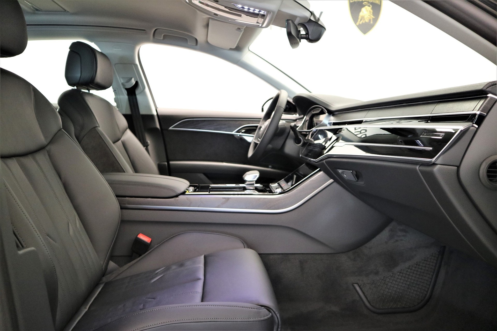AUDI A8 60 L TFSI e quattro tiptronic-image-6