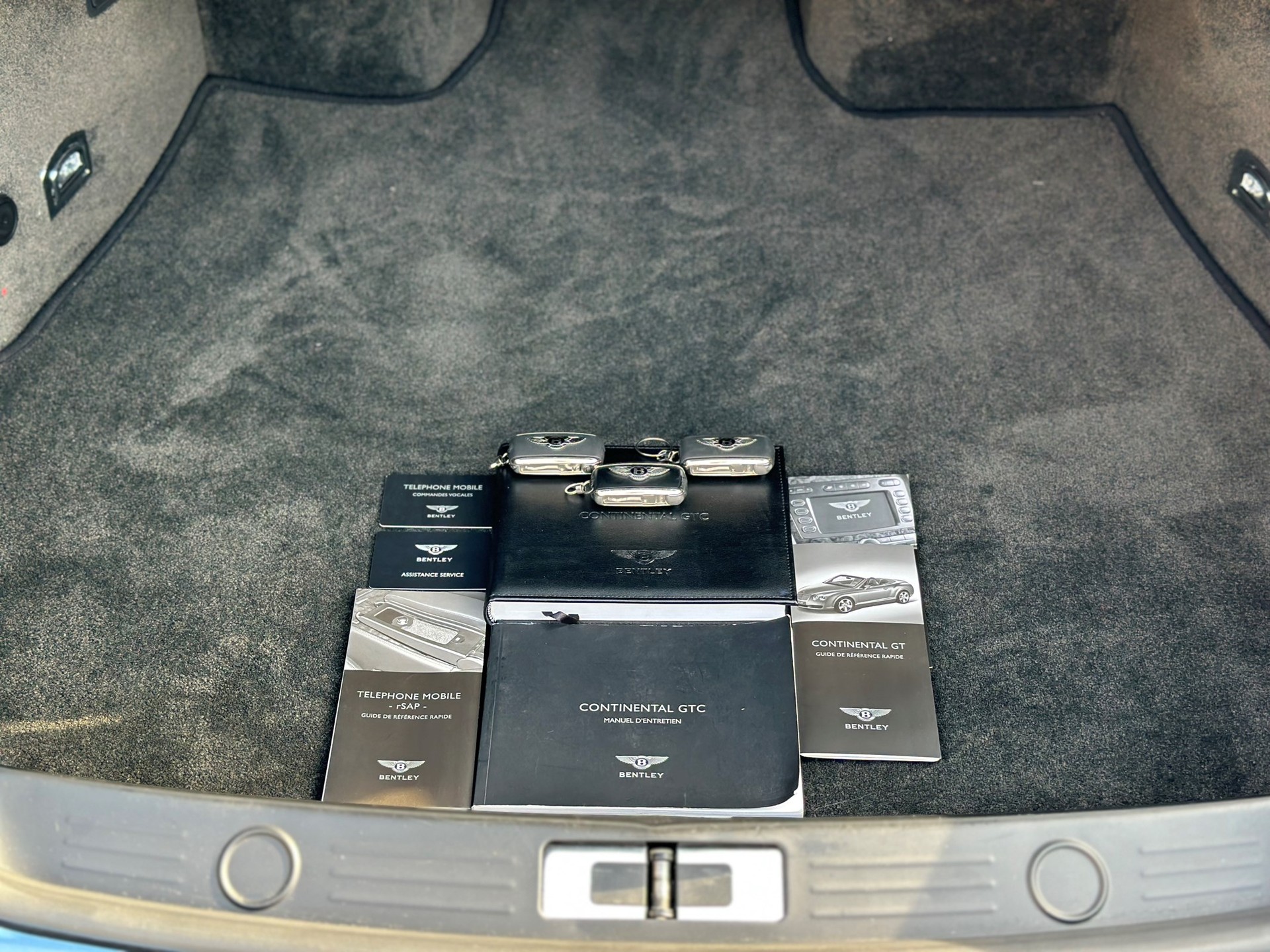BENTLEY Continental GTC 6.0-image-15
