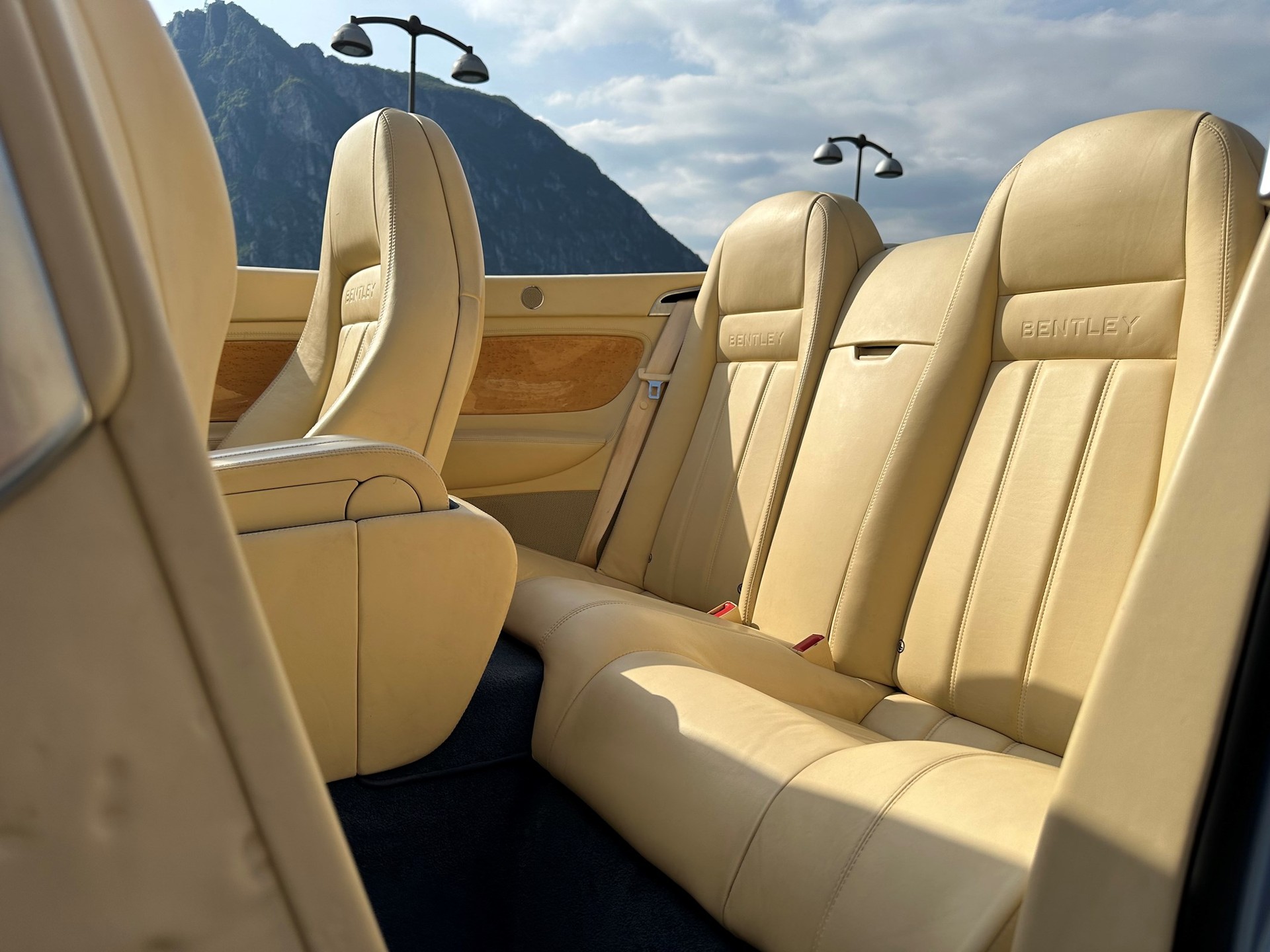 BENTLEY Continental GTC 6.0-image-12