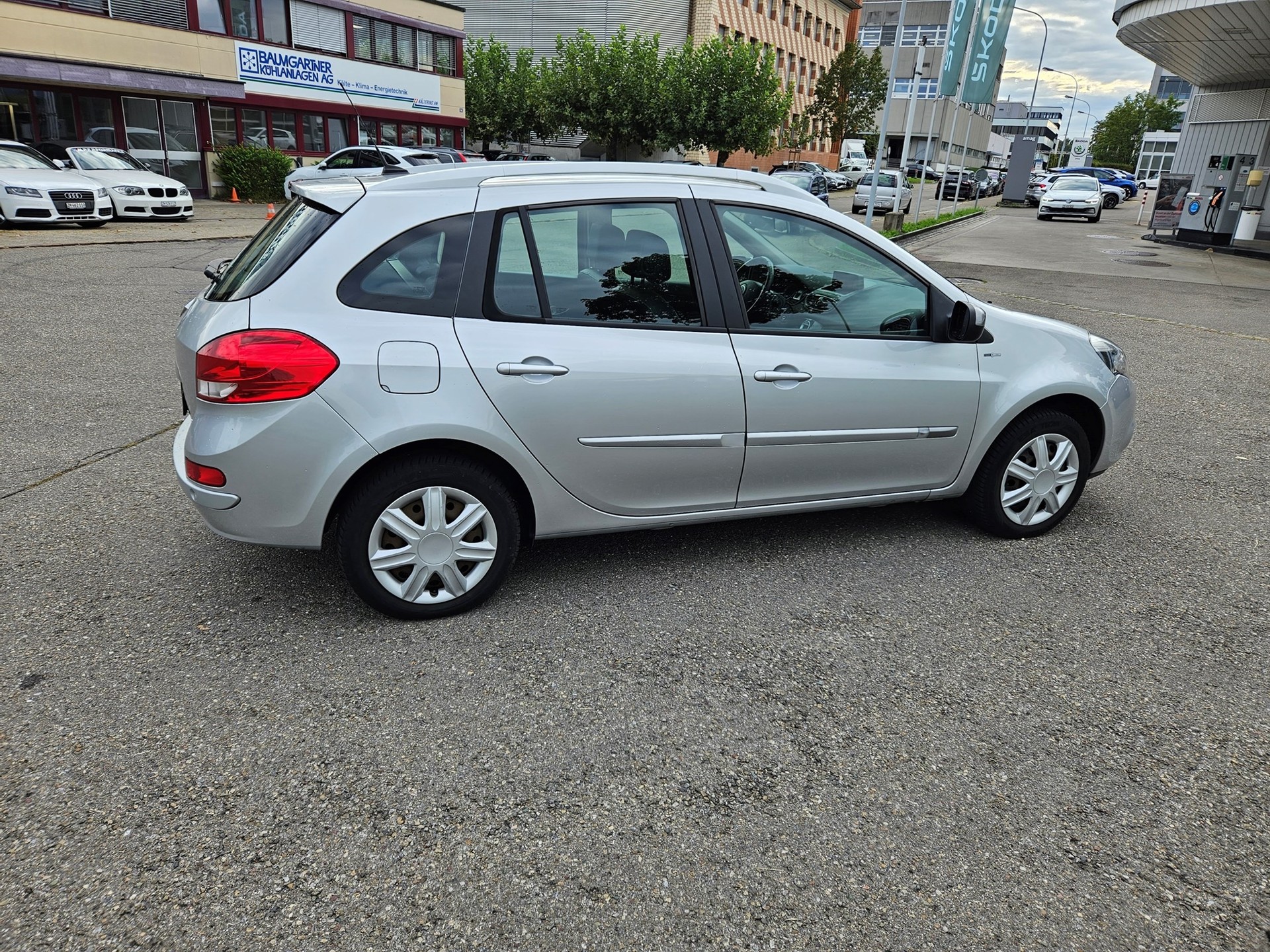 RENAULT Clio Grandtour 1.2 16V Turbo Night&Day-image-5