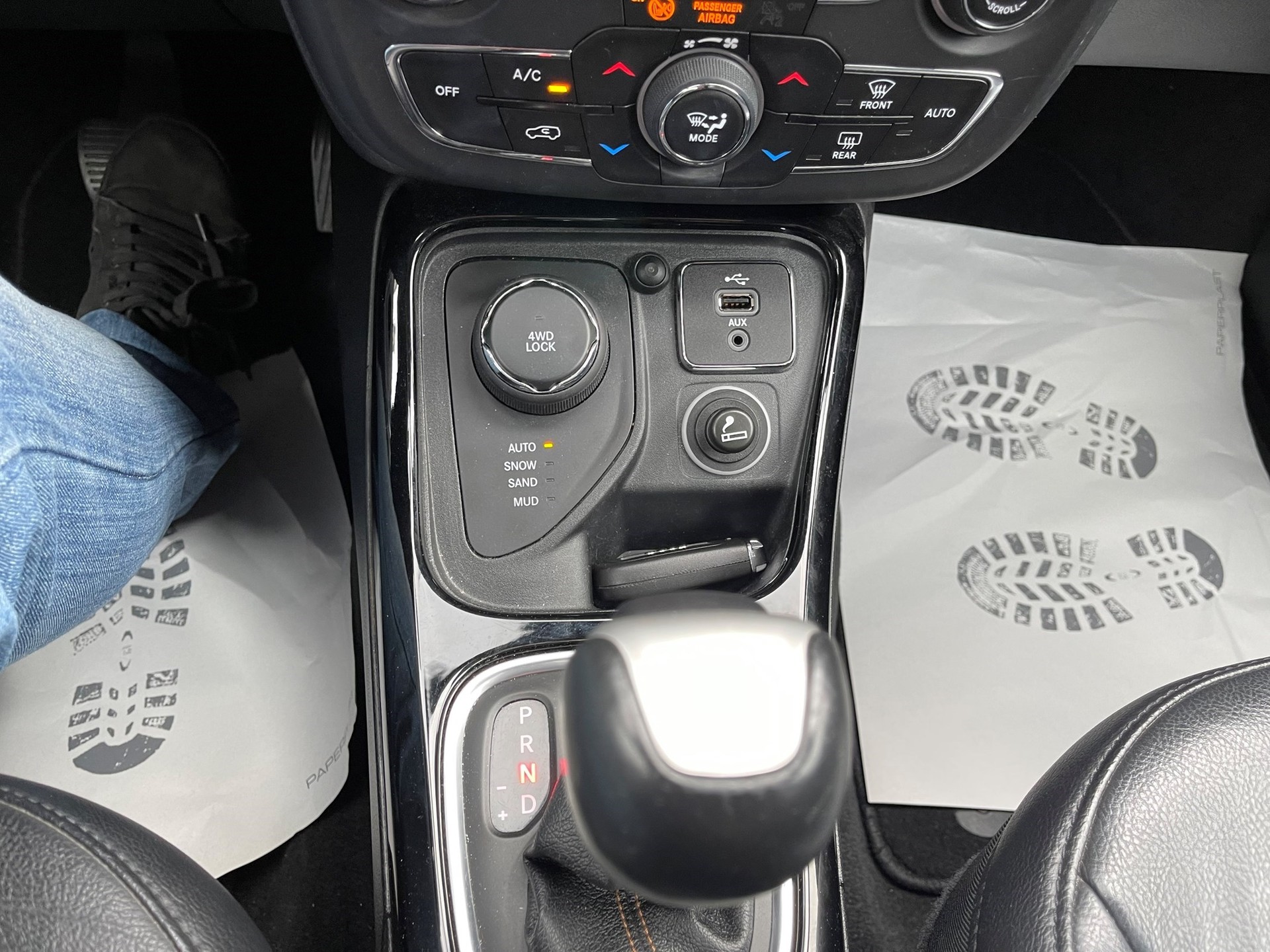 JEEP Compass 2.0CRD Opening Edition AWD 9ATX-image-11