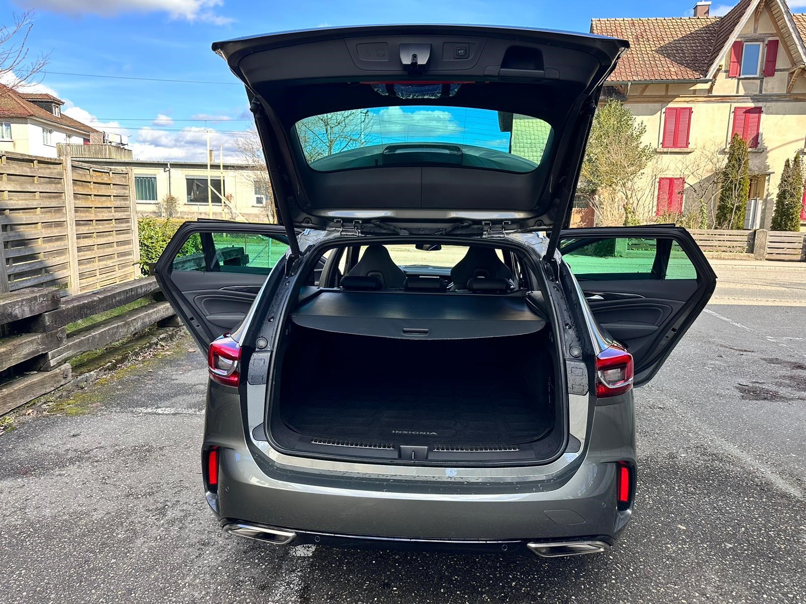 OPEL Insignia 2.0 BiDTI Sports Tourer GSI 4WD Auto-image-5