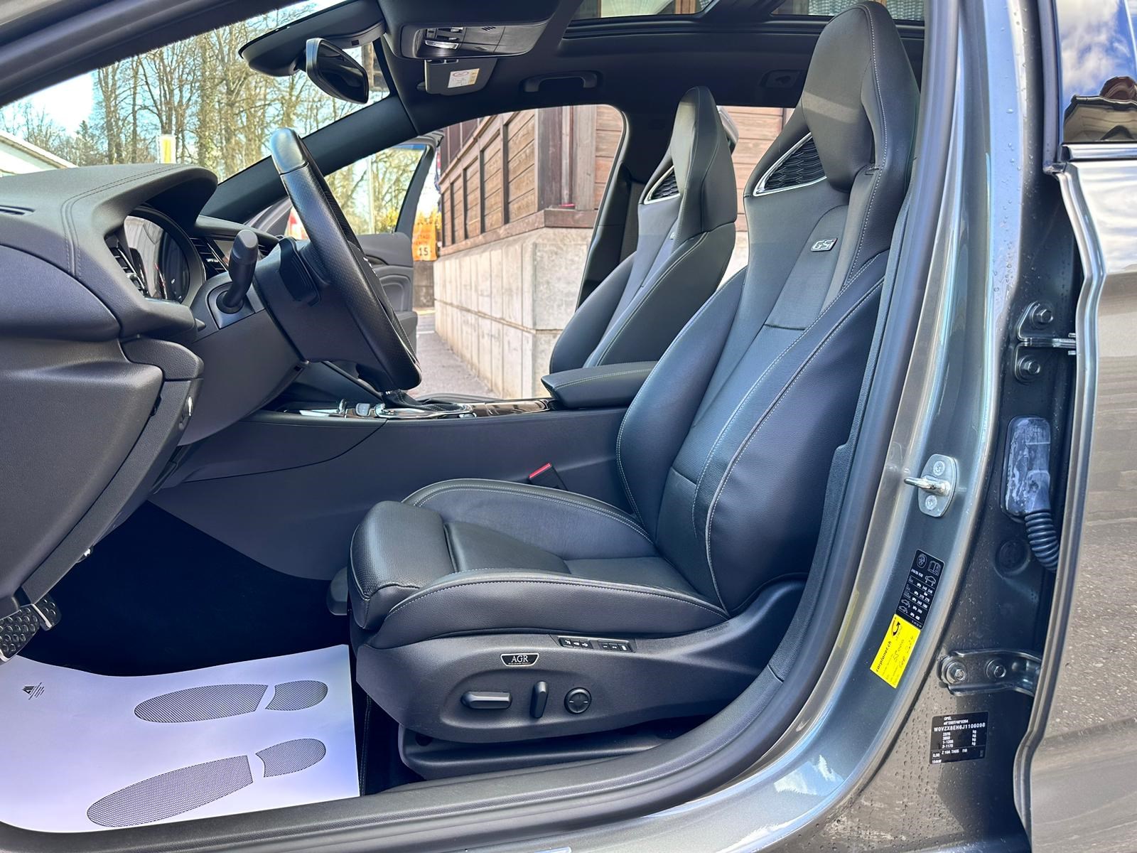 OPEL Insignia 2.0 BiDTI Sports Tourer GSI 4WD Auto-image-8