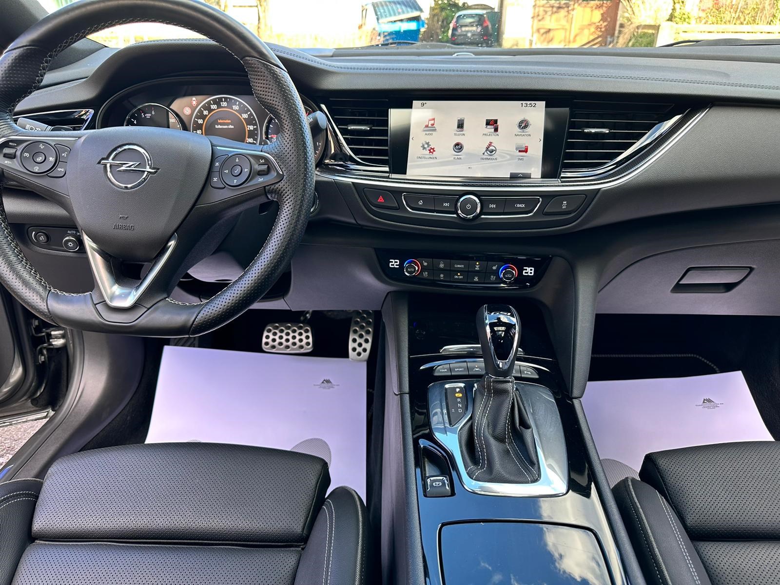OPEL Insignia 2.0 BiDTI Sports Tourer GSI 4WD Auto-image-7