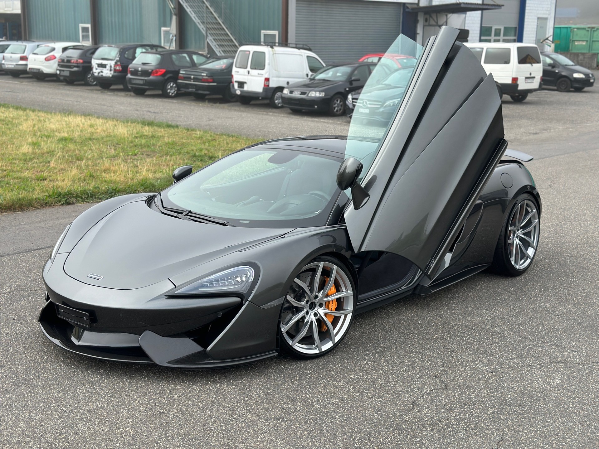 McLAREN 570GT Coupé 3.8 V8 SSG-image-12