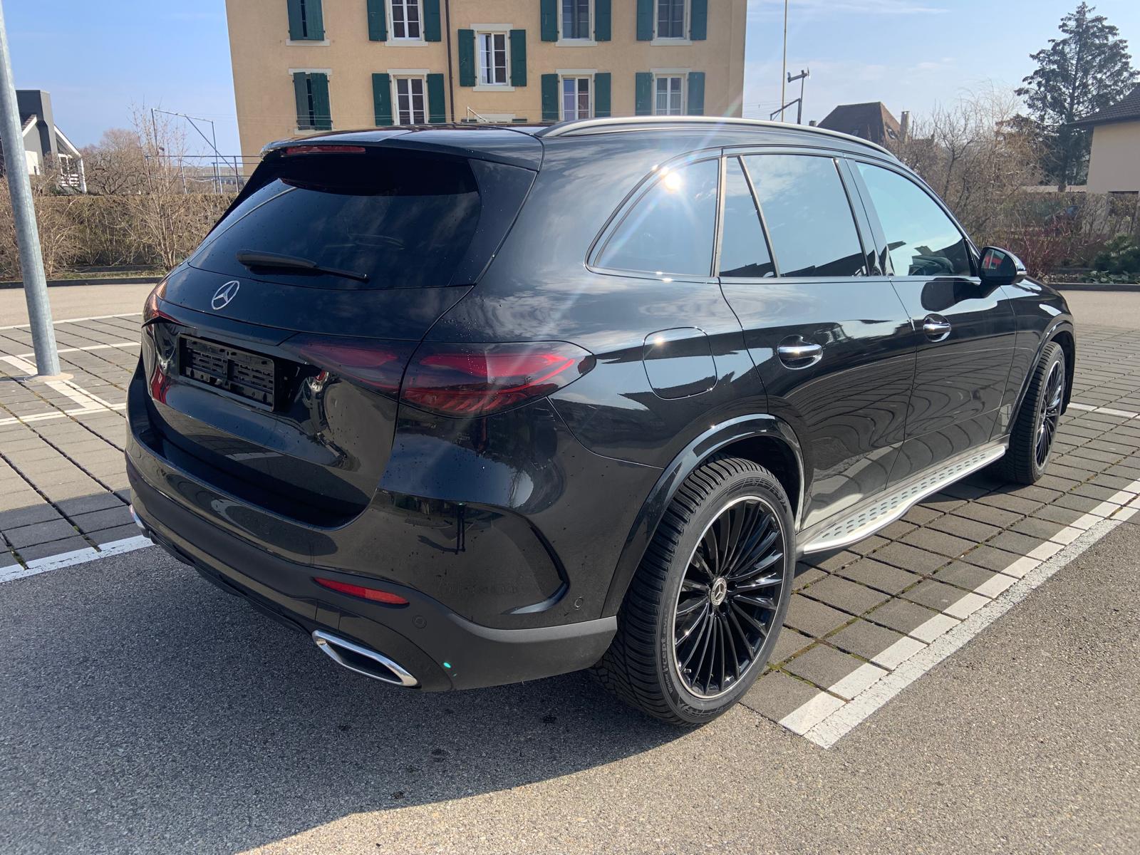 MERCEDES-BENZ GLC 300 4Matic AMG Line 9G-Tronic-image-1