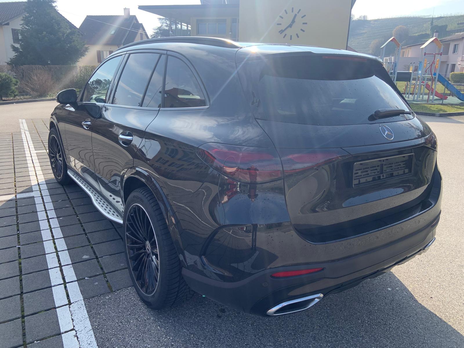 MERCEDES-BENZ GLC 300 4Matic AMG Line 9G-Tronic-image-6