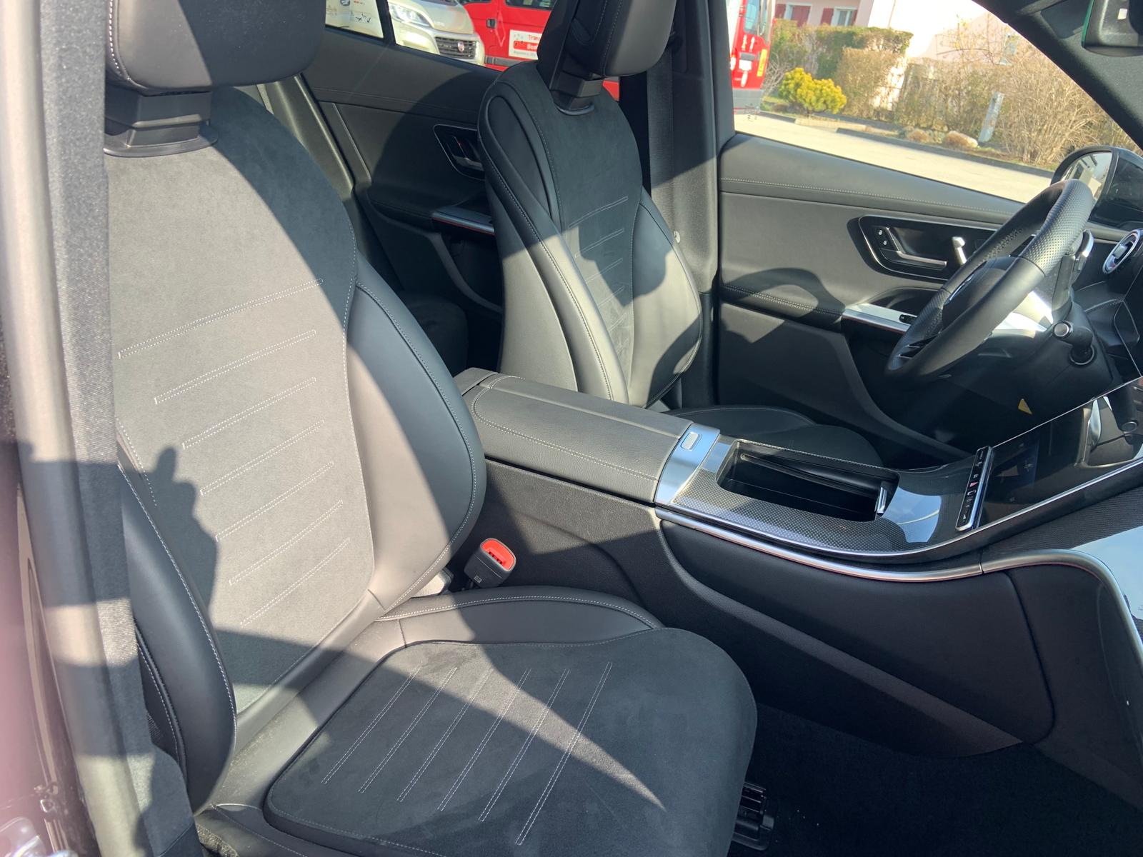 MERCEDES-BENZ GLC 300 4Matic AMG Line 9G-Tronic-image-5