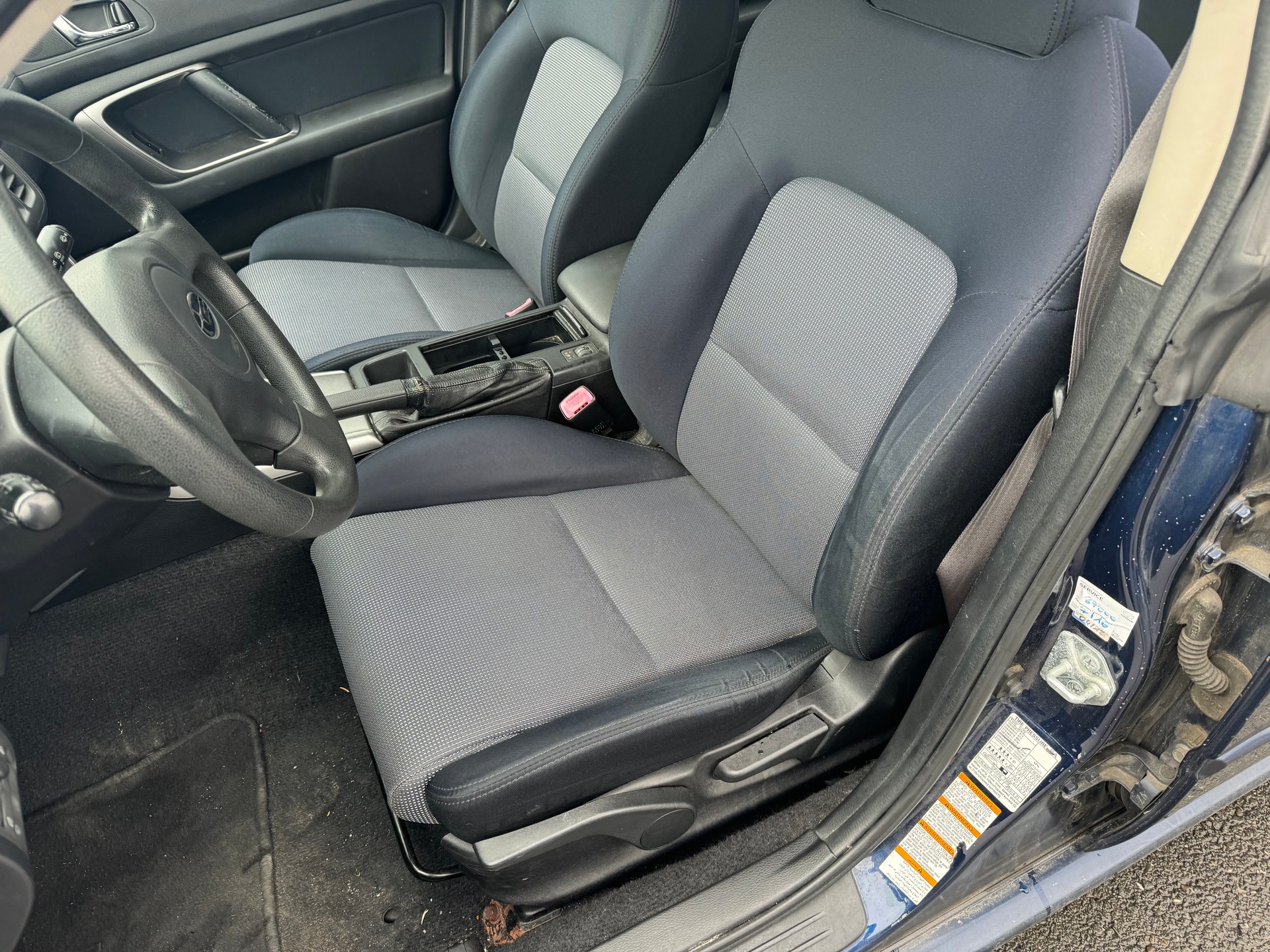 SUBARU Legacy 2.0i AWD-image-8